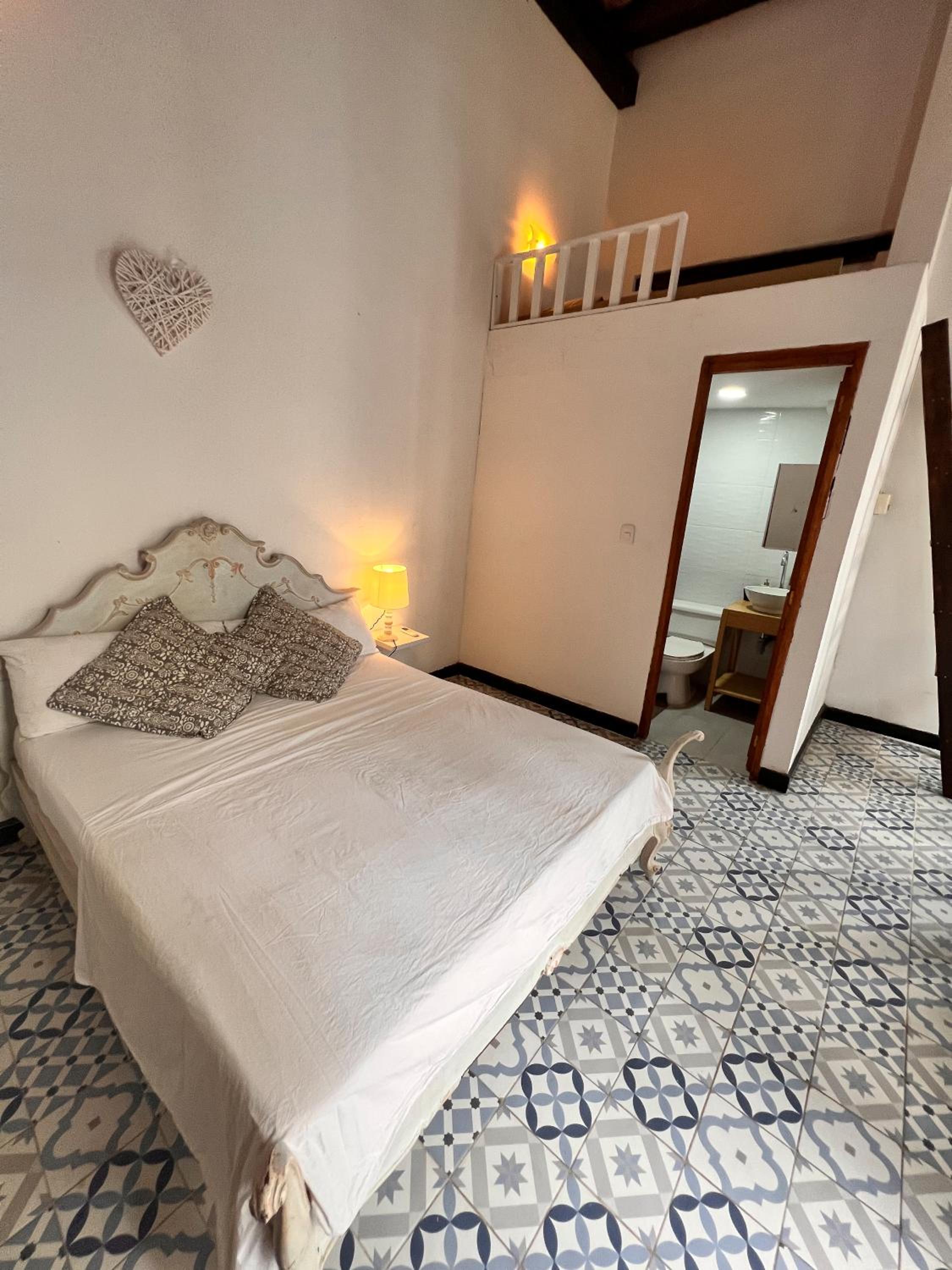 Villana's Hostal Santa Marta