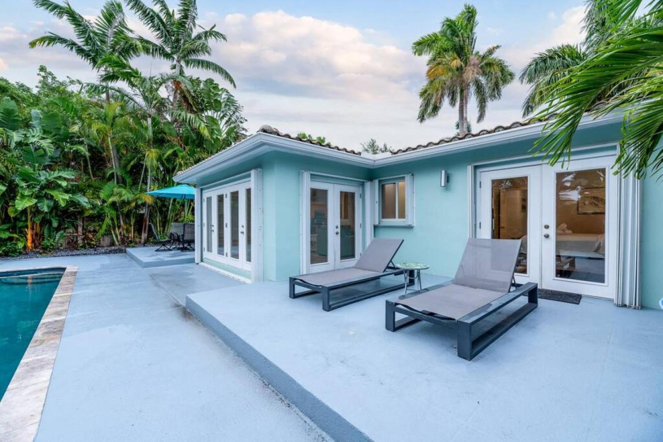 Luxurious Fort Lauderdale Pool Home view 4