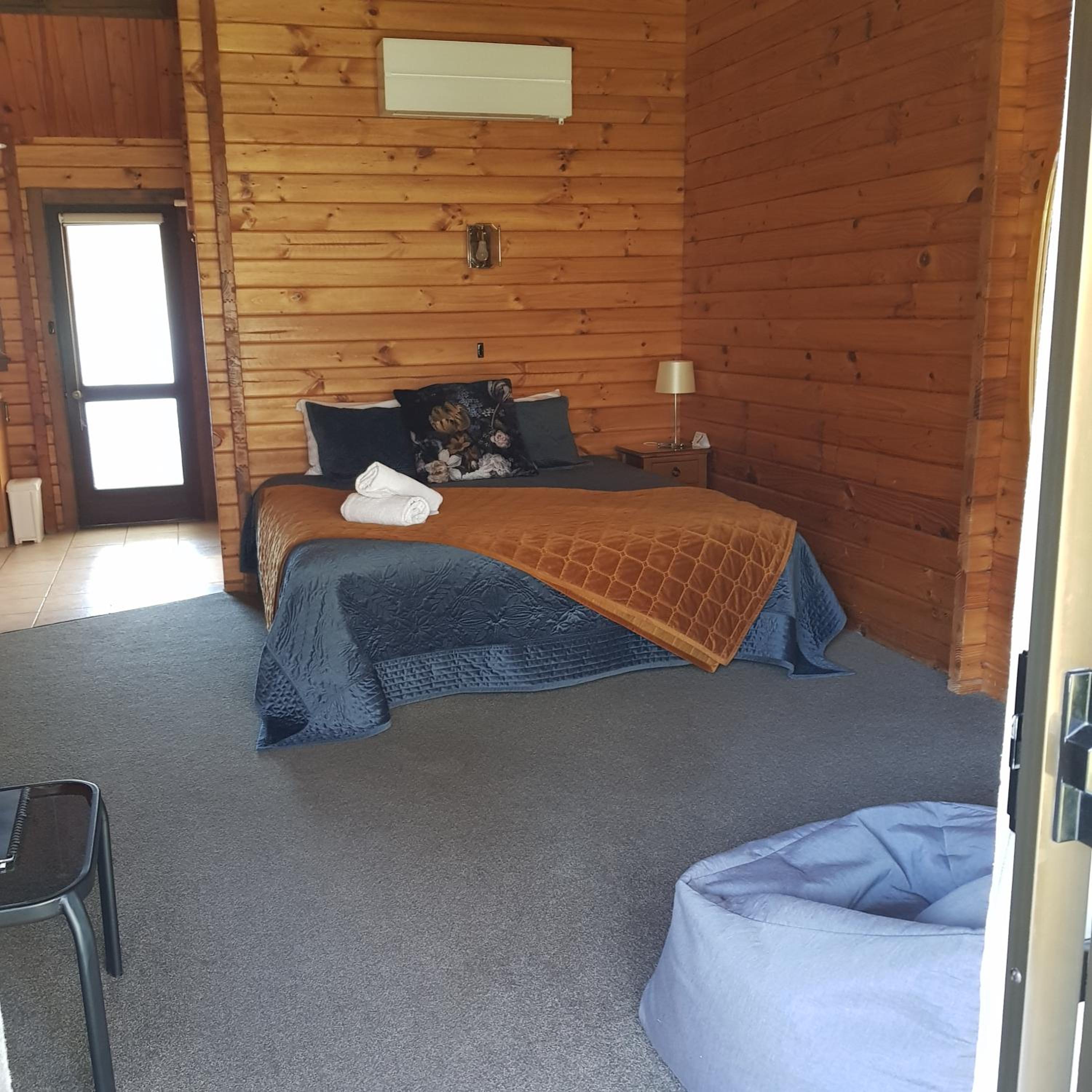 Alpine Lodge Motel
