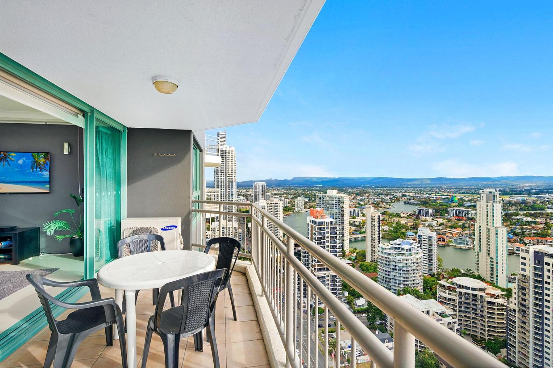 Crown Towers Luxury 3 Bedroom Apartment - CoastHM