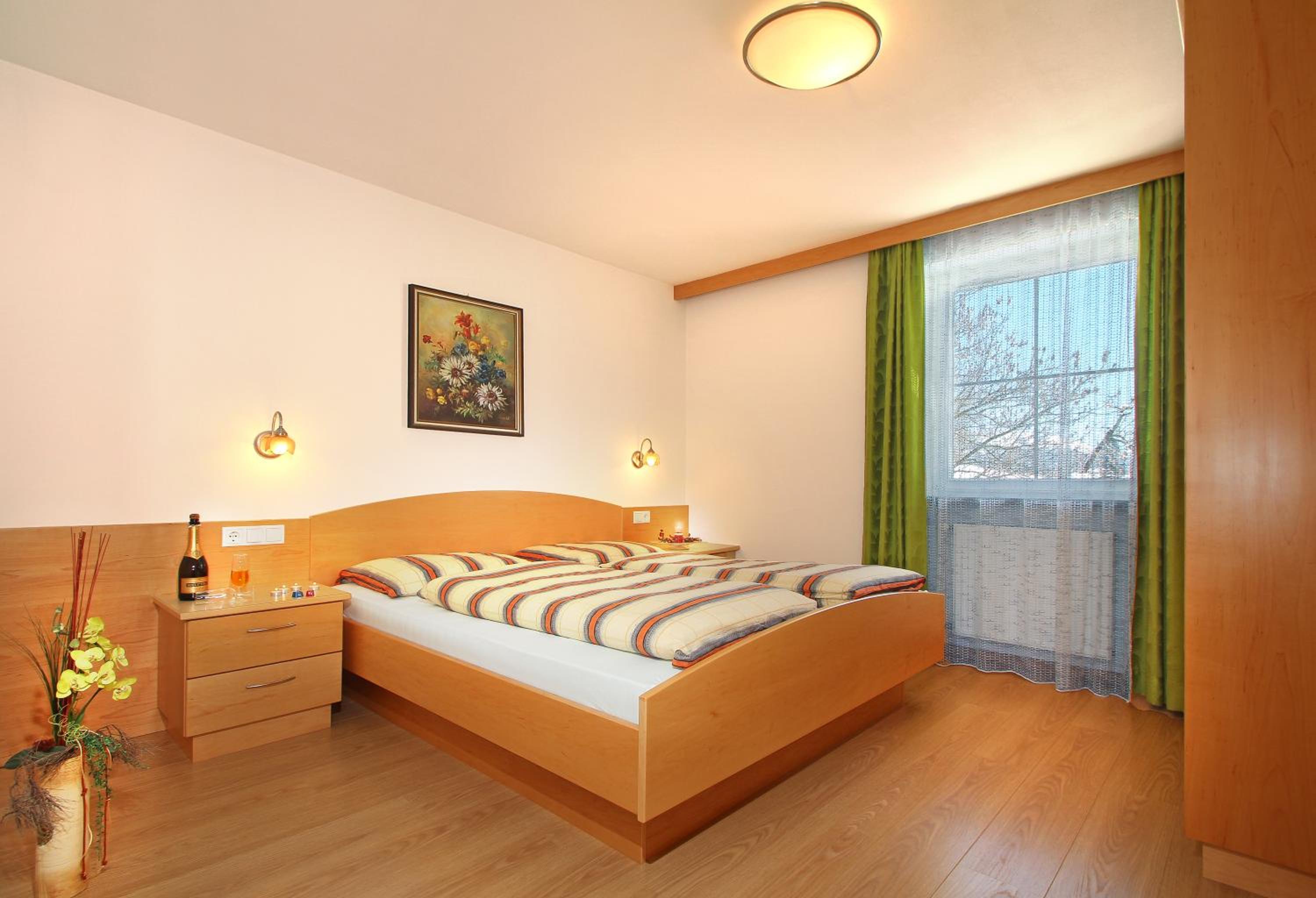 Wurzerhof Ratschings, ruhige Ferienwohnungen am Bauernhof mit Bergblick nahe Wander- & Skigebiet