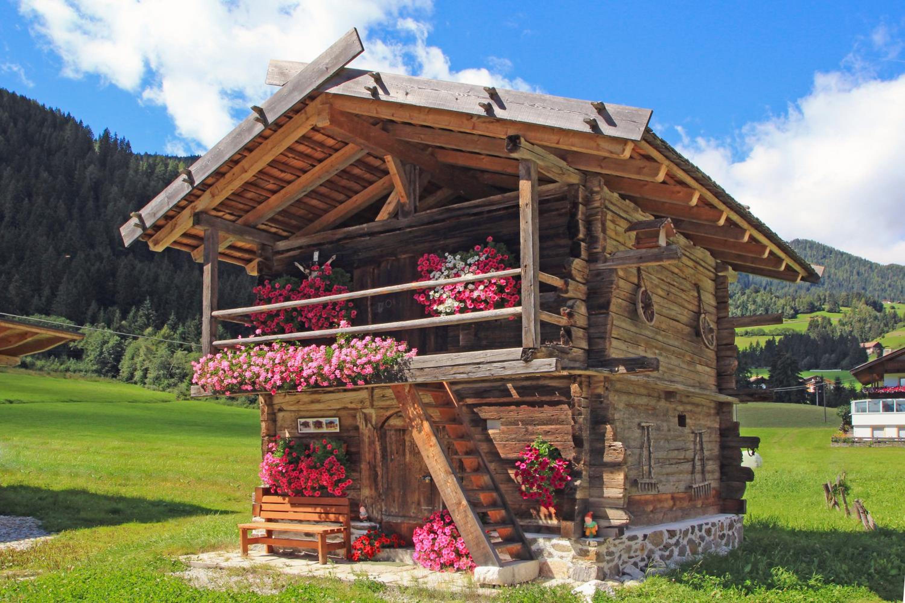 Wurzerhof Ratschings, ruhige Ferienwohnungen am Bauernhof mit Bergblick nahe Wander- & Skigebiet