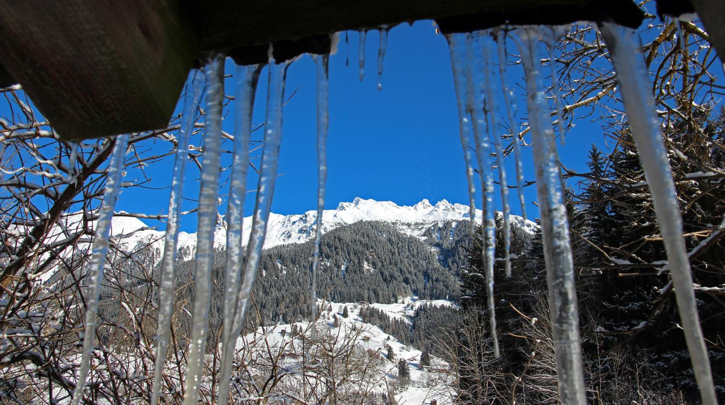 Wurzerhof Ratschings, ruhige Ferienwohnungen am Bauernhof mit Bergblick nahe Wander- & Skigebiet
