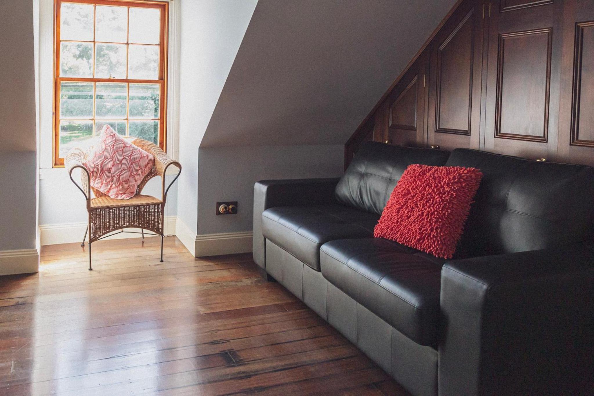 CLAYFIELD HOMESTEAD - rustic country accommodation