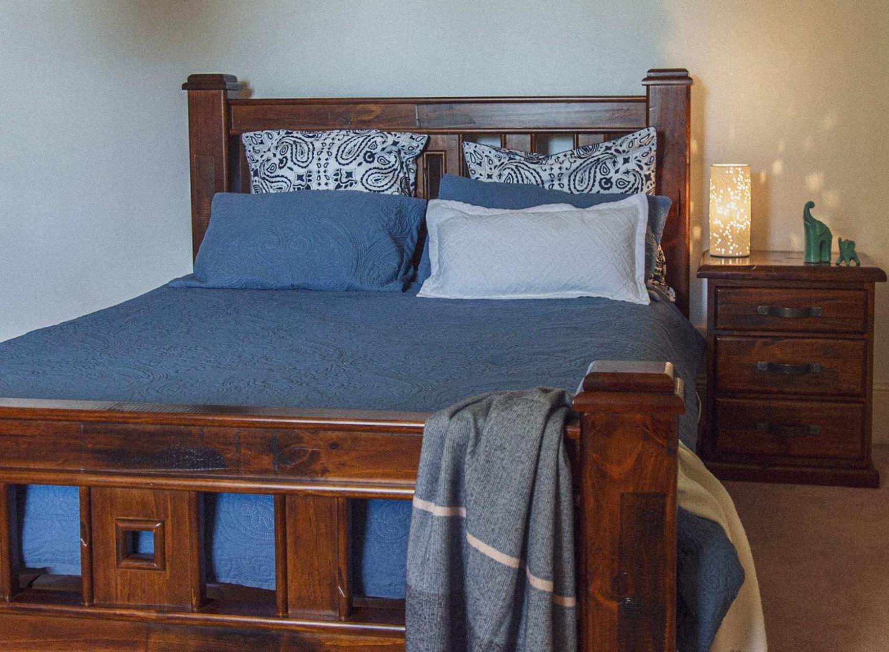 CLAYFIELD HOMESTEAD - rustic country accommodation