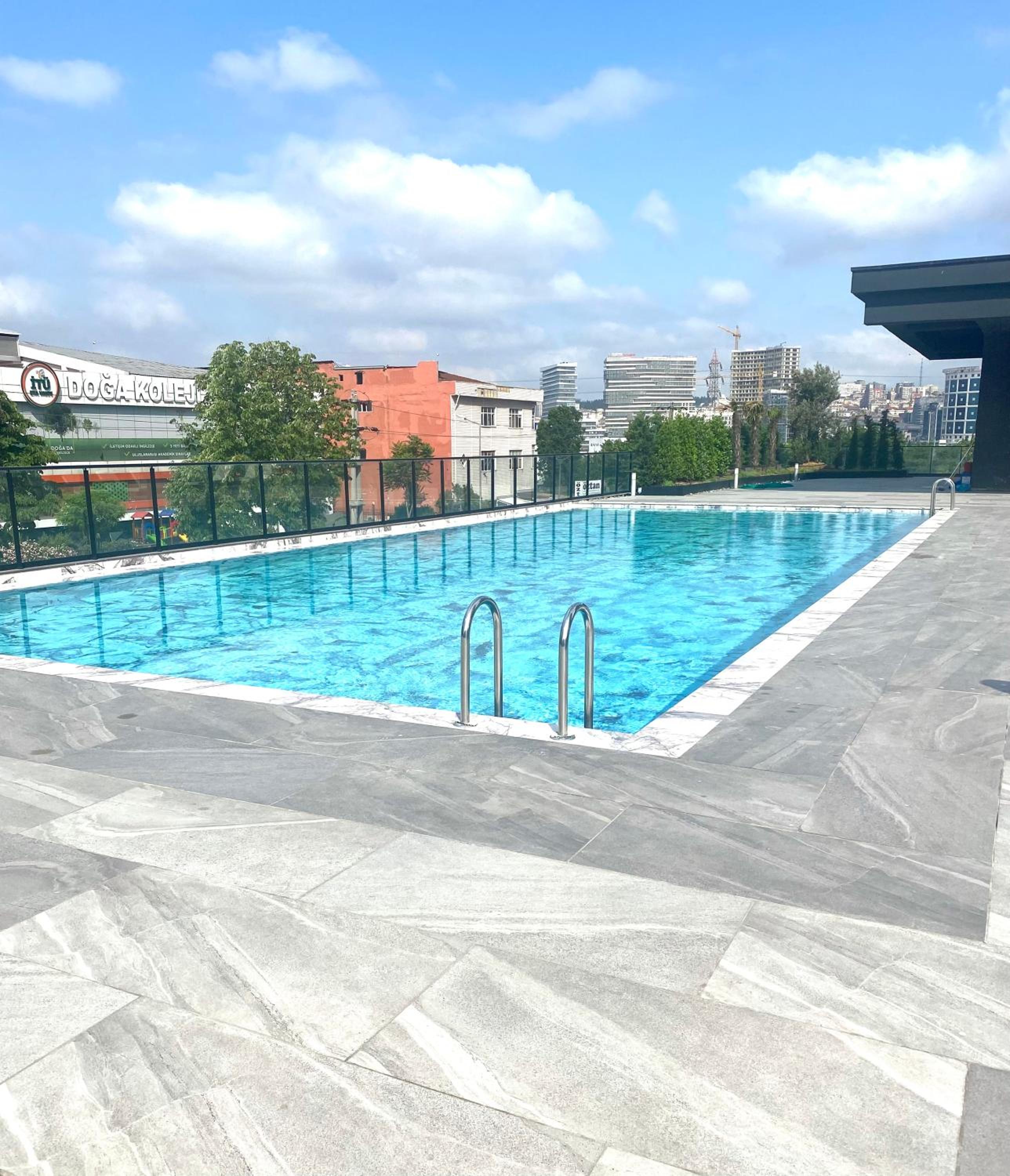 G Tower Furnished Apartment Rentals