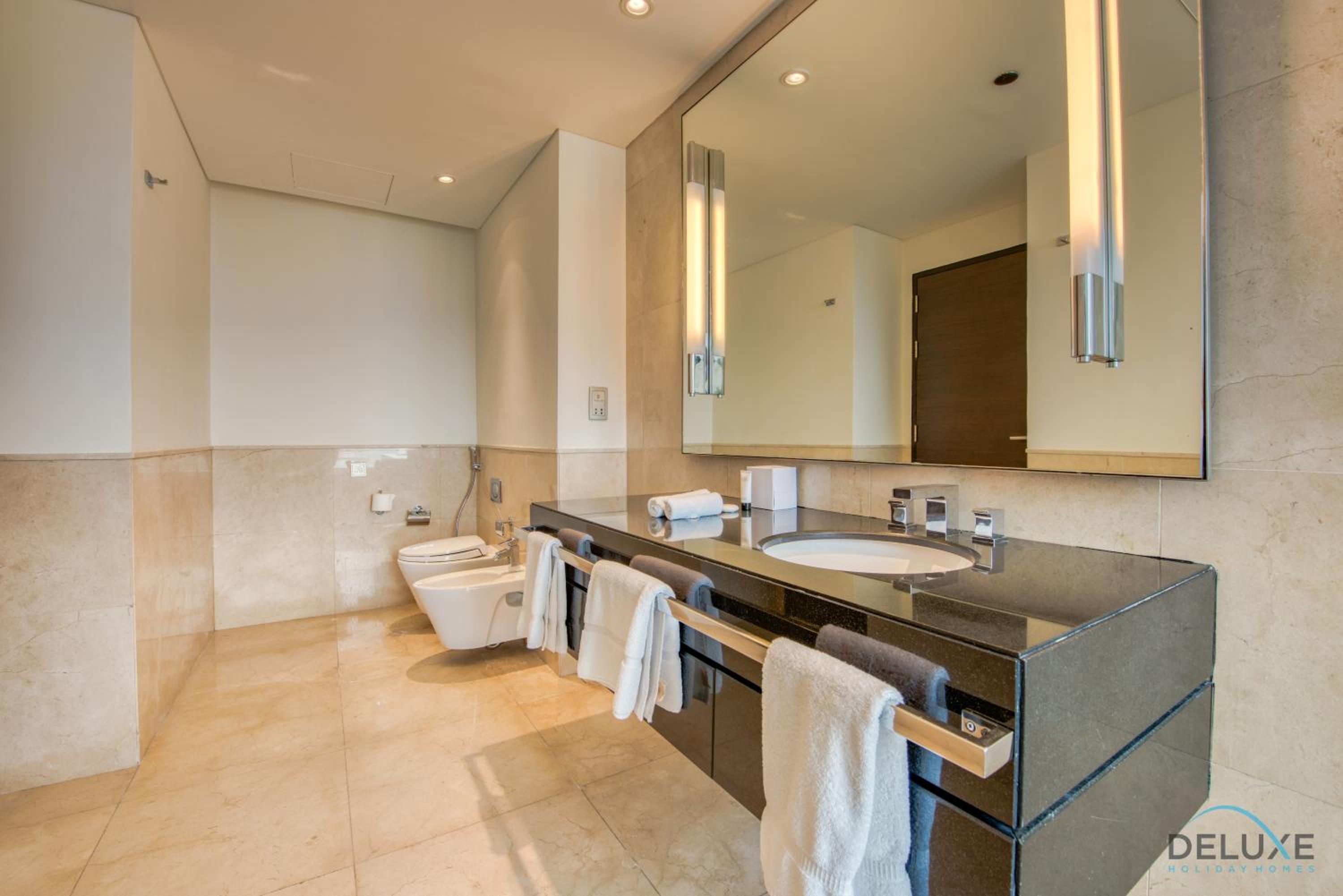Lush 1 BR at The Address Residences Dubai Marina by Deluxe Holiday Homes