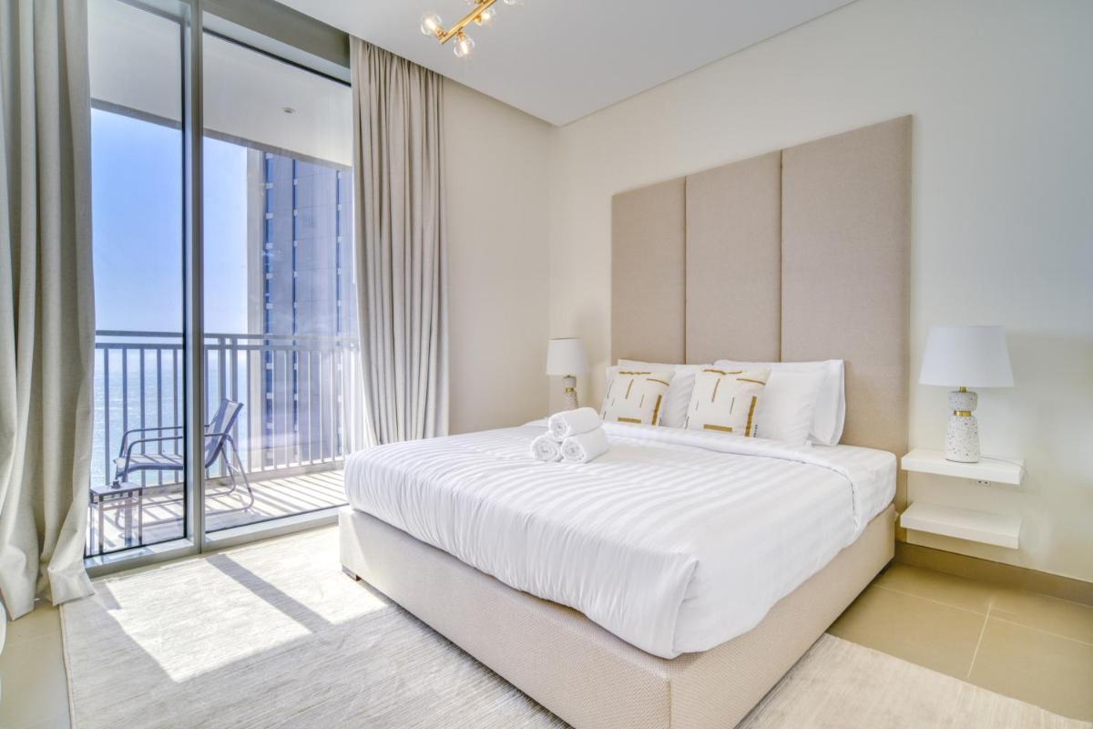 Luxury Brand New 2 Bedroom with Bluewater Views