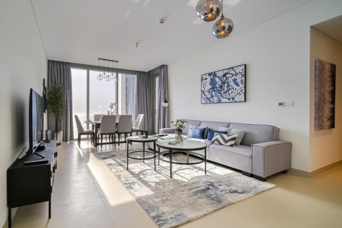 Luxury Brand New 2 Bedroom with Bluewater Views