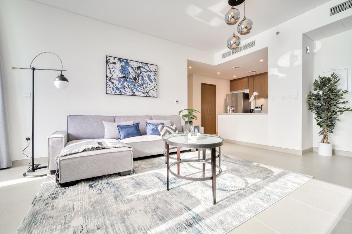 Luxury Brand New 2 Bedroom with Bluewater Views