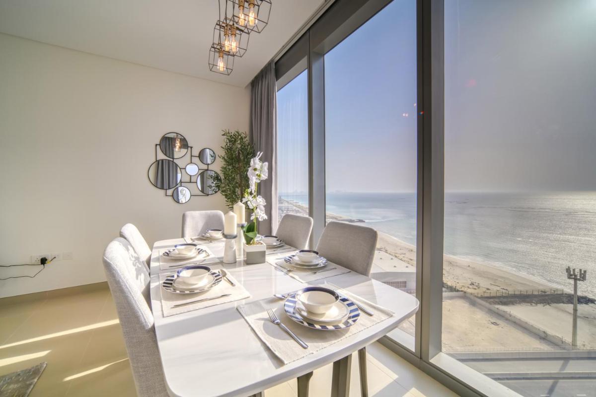 Luxury Brand New 2 Bedroom with Bluewater Views