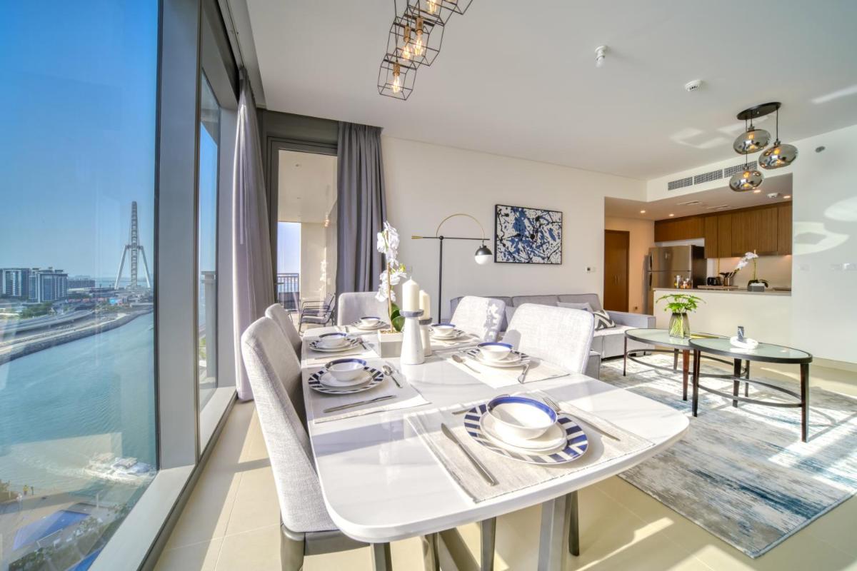 Luxury Brand New 2 Bedroom with Bluewater Views