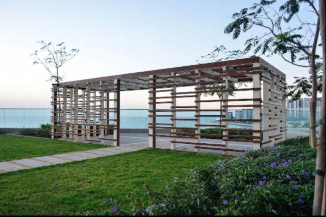 Luxury Brand New 2 Bedroom with Bluewater Views