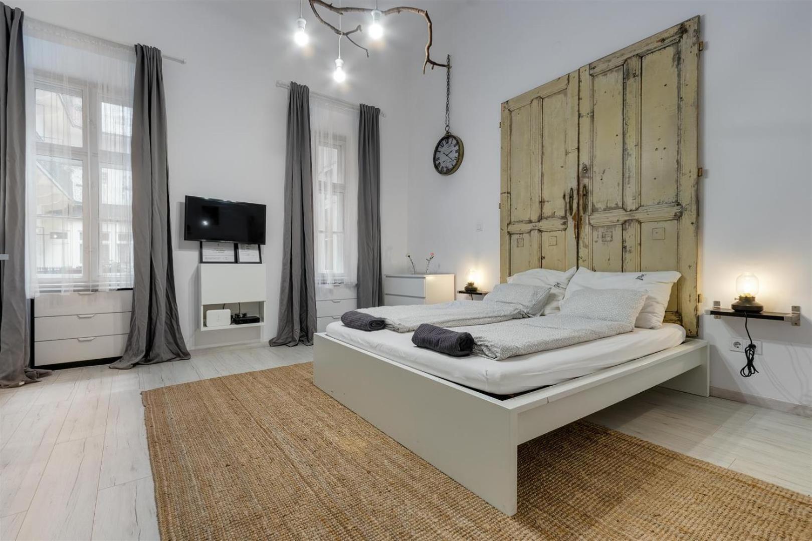 Timber Town Apartment