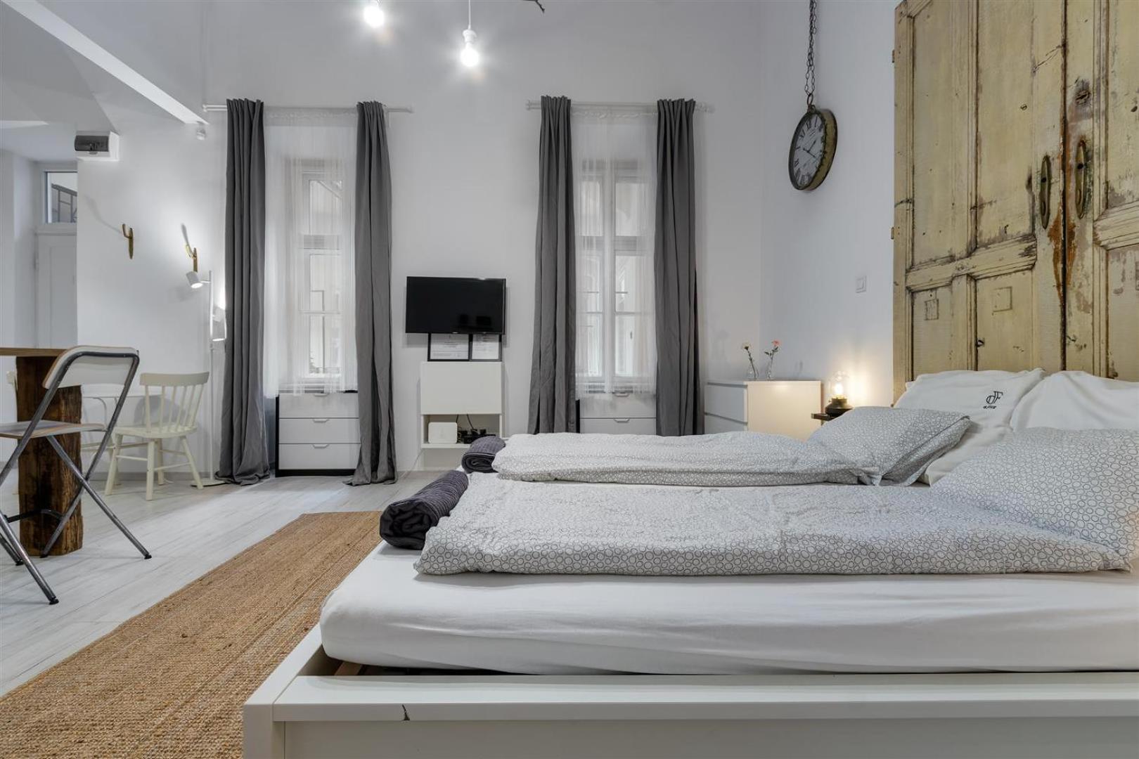 Timber Town Apartment