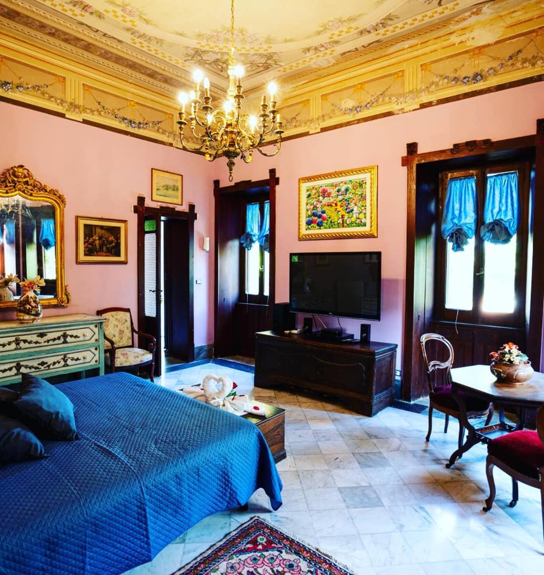 Villa dei Marchesi Carrozza view 3