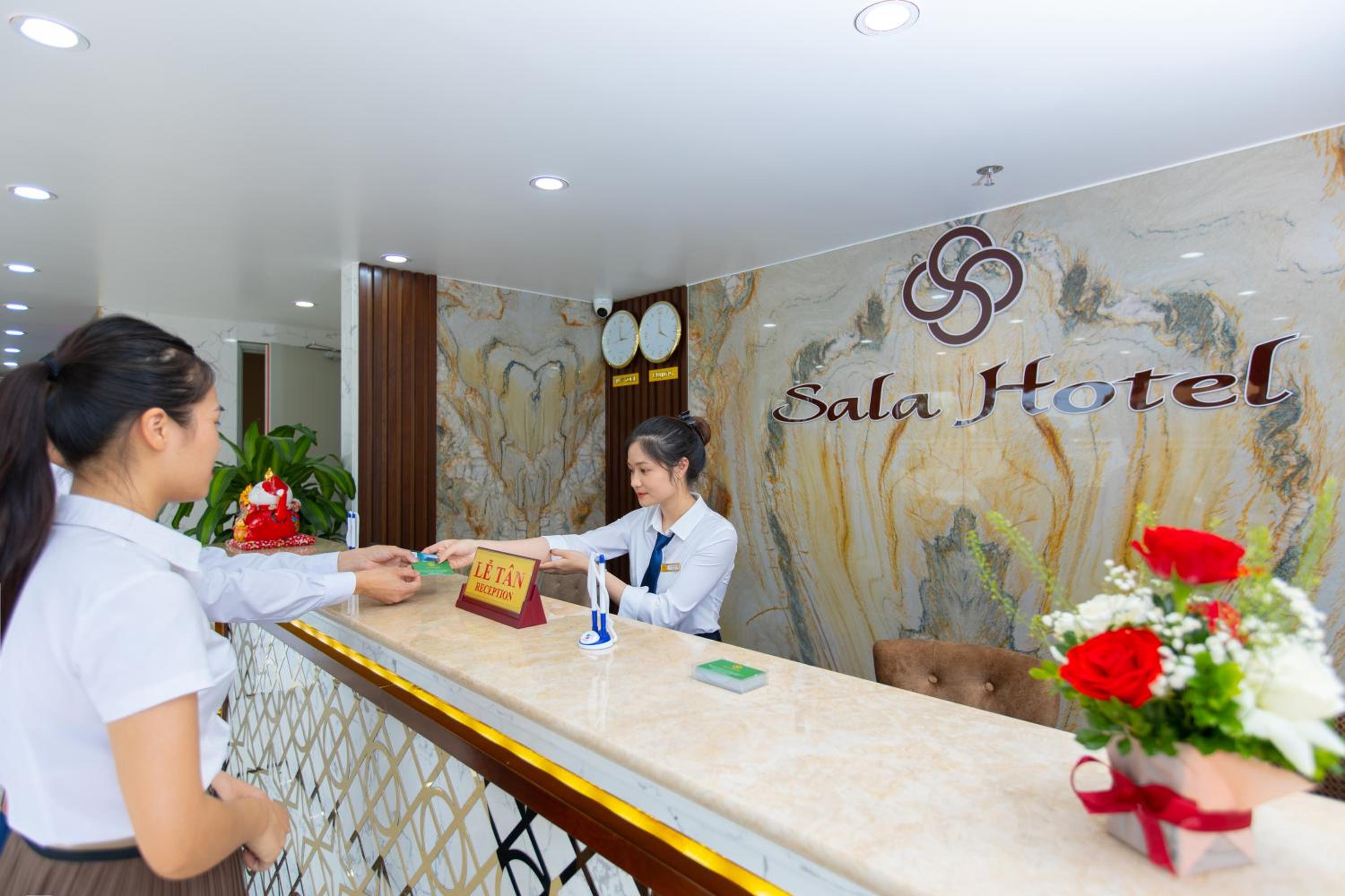 SALA HOTEL MÓNG CÁI view 4