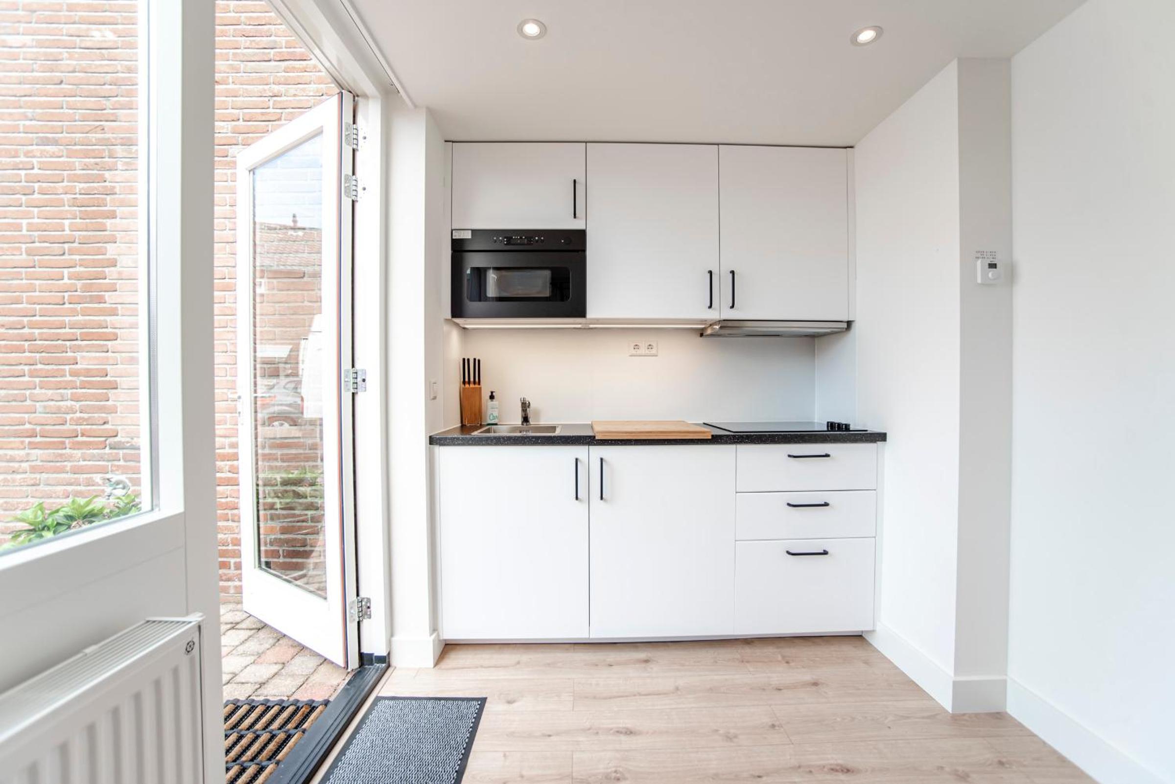 Happy Days Apartment - Luxurious - Free parking on own property view 2