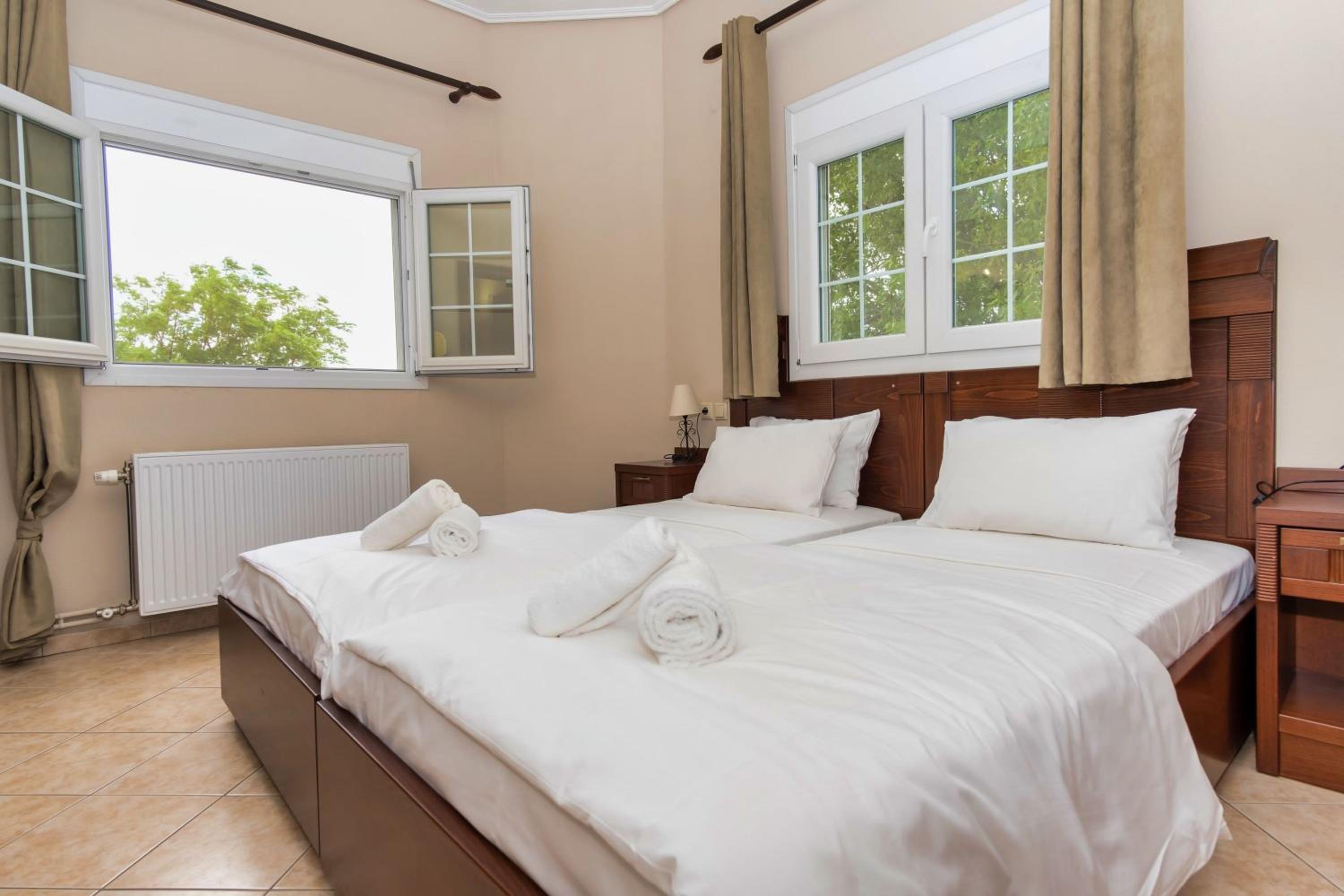 Spilaio at Meteora - Property Image 53