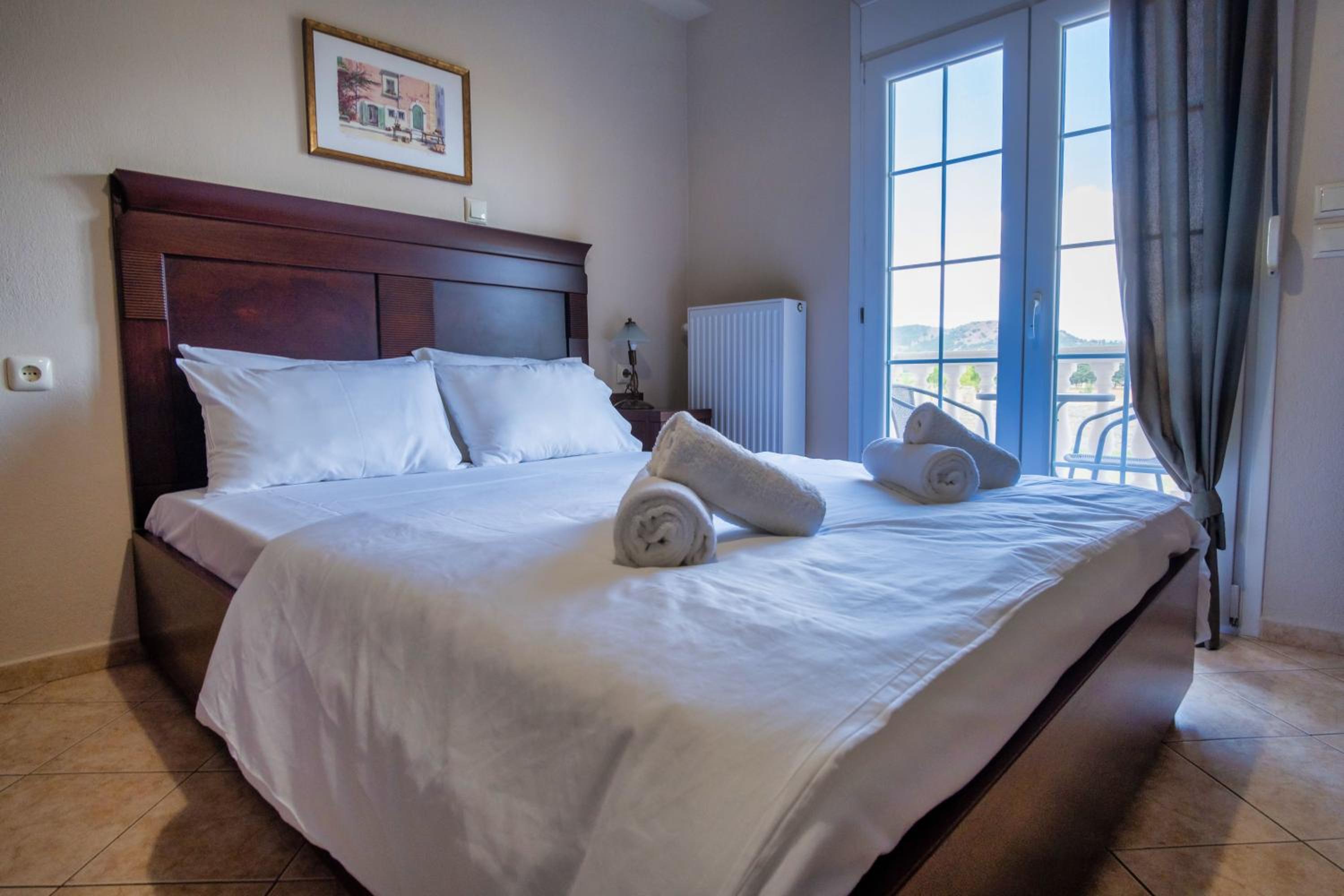 Spilaio at Meteora - Property Image 47