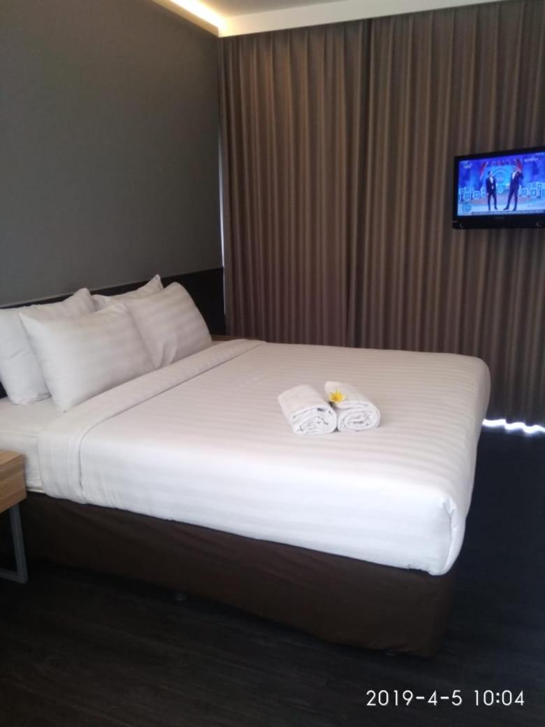 HOTEL PANTES SIMPANG LIMA SEMARANG