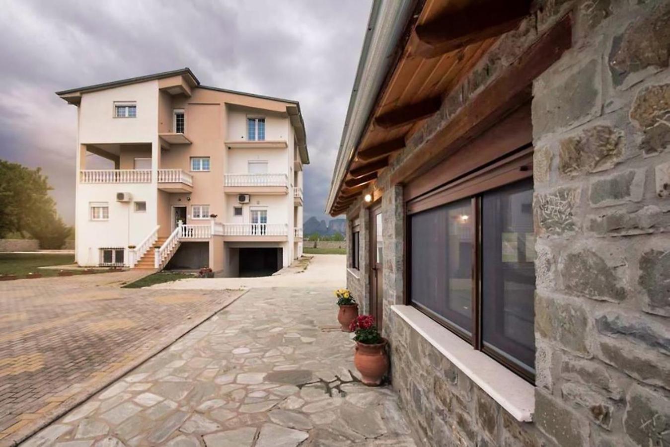 Spilaio at Meteora - Property Image 4