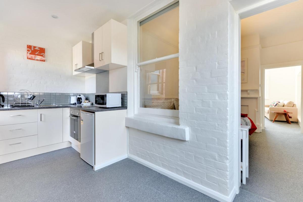 Portsea Place