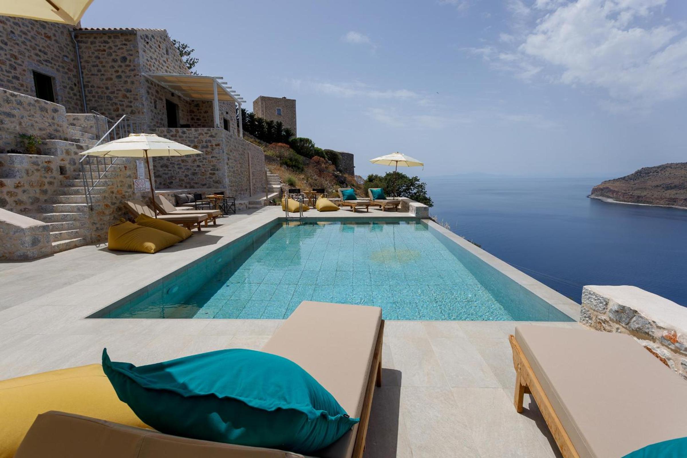 ARIS-APEA Villas view 4