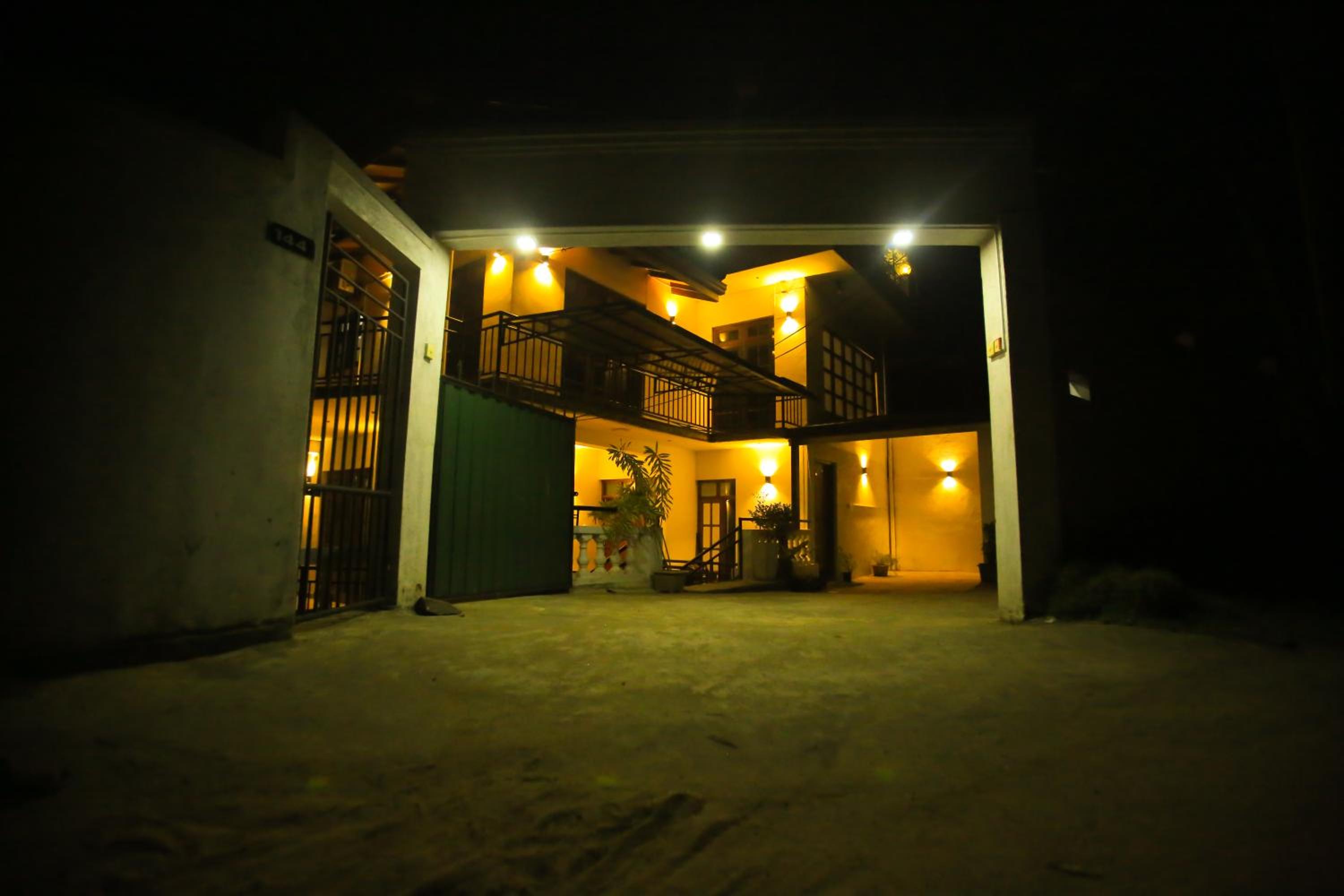 Kandyan Fo Rest view 3