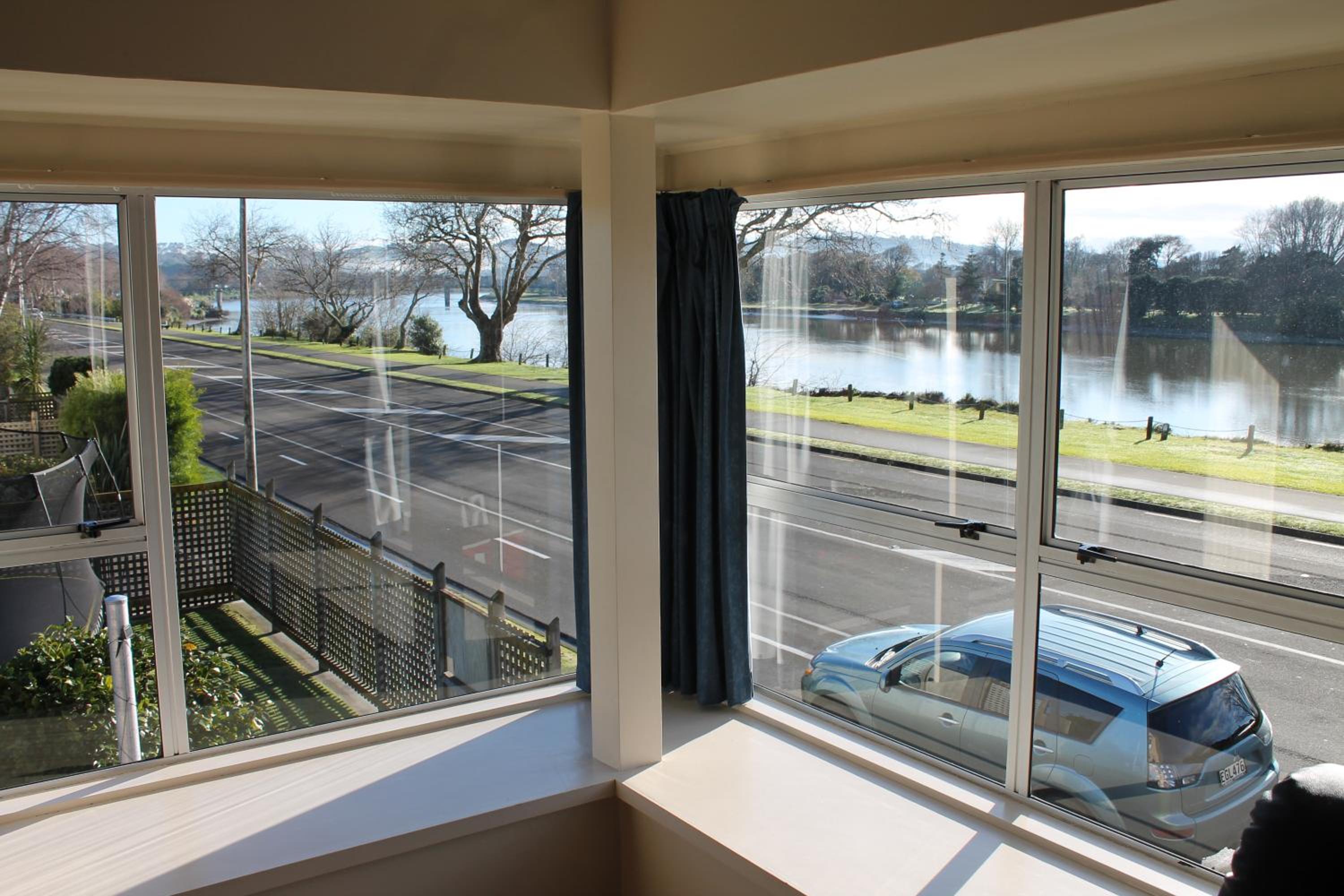 Riverview Motel