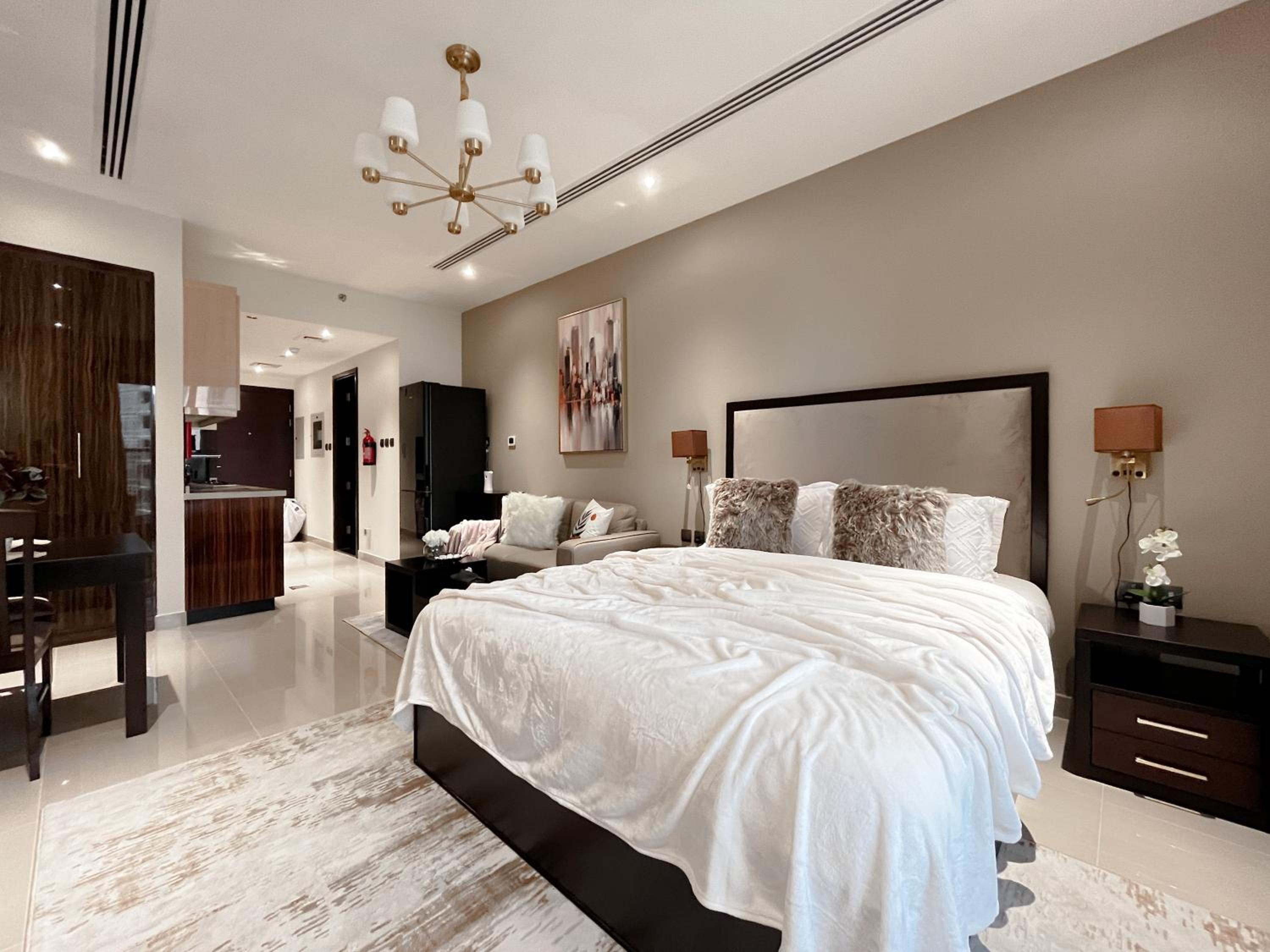 Studio Apartment with Sauna and Full Burj Khalifa View