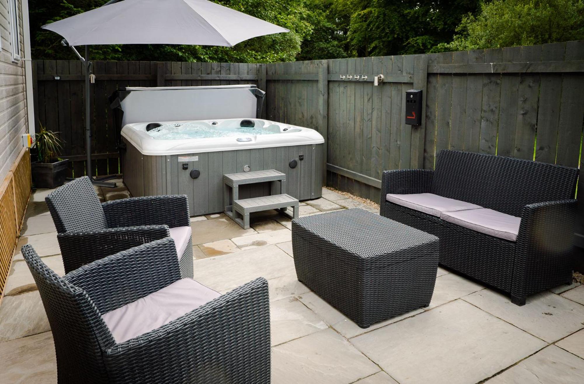 Woodside Hot Tub Retreat view 4
