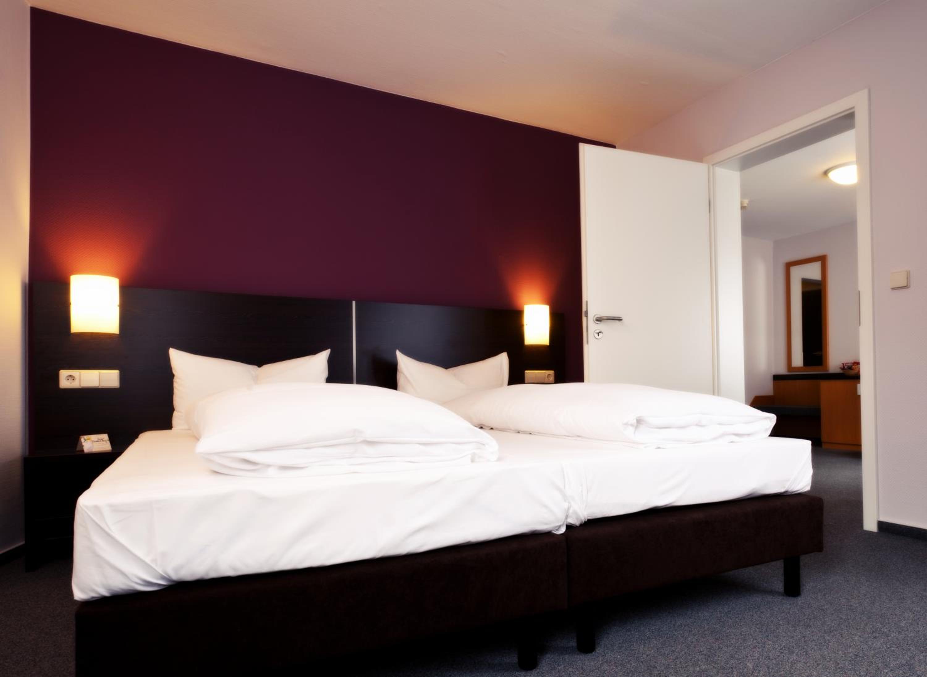 Sindelfingen Vacations - Akzent Hotel Torgauer Hof - Property Image 2