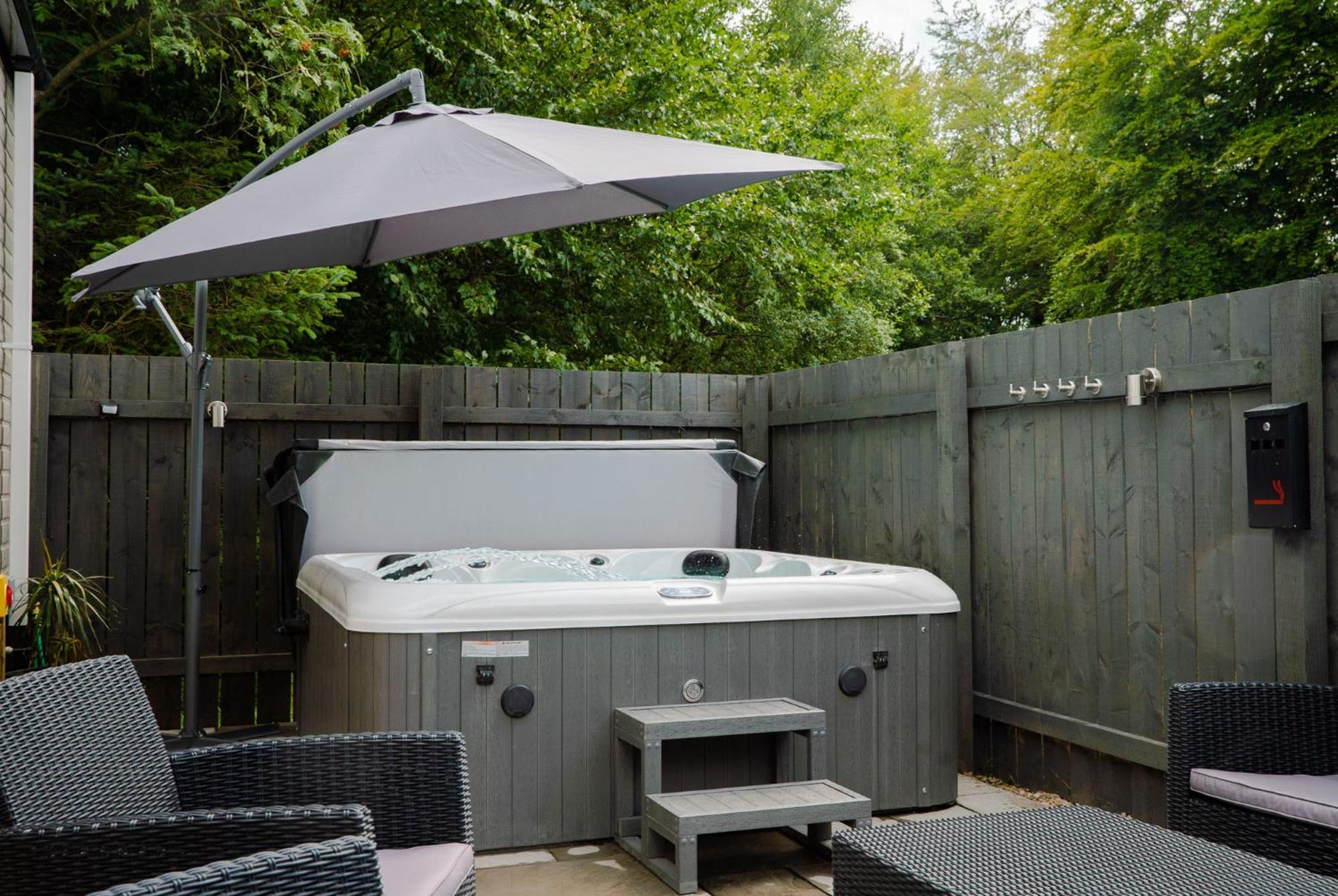 Woodside Hot Tub Retreat view 5