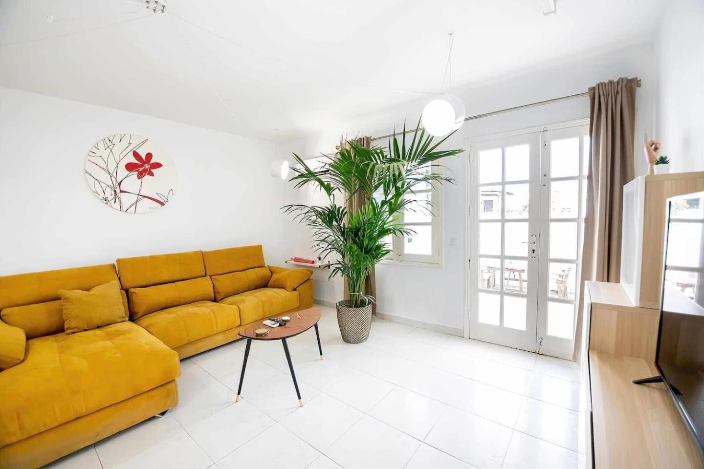 Le Family Palms My Home