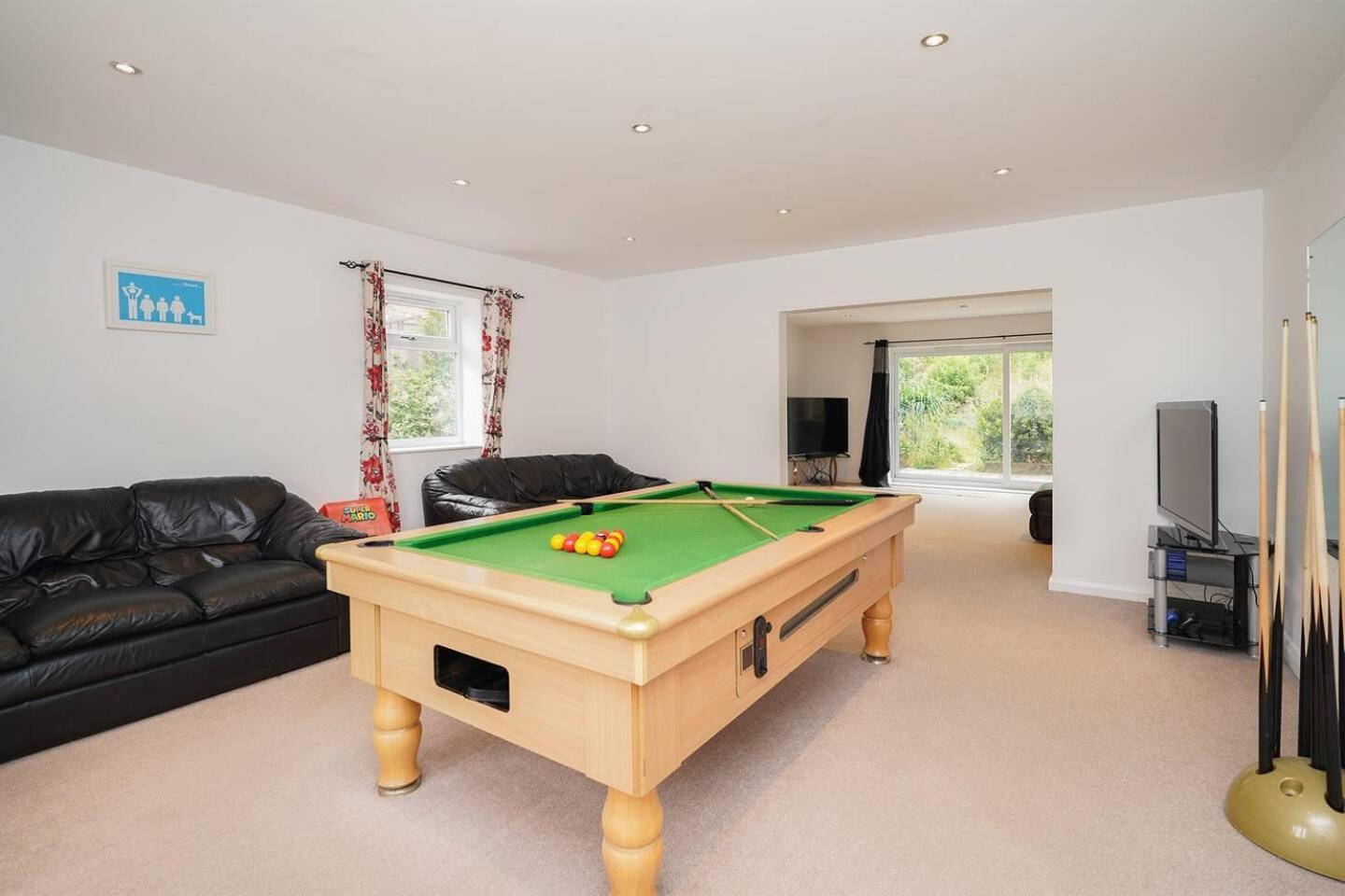 Rent My Spa Home with Pool table Hottub and Sauna view 4