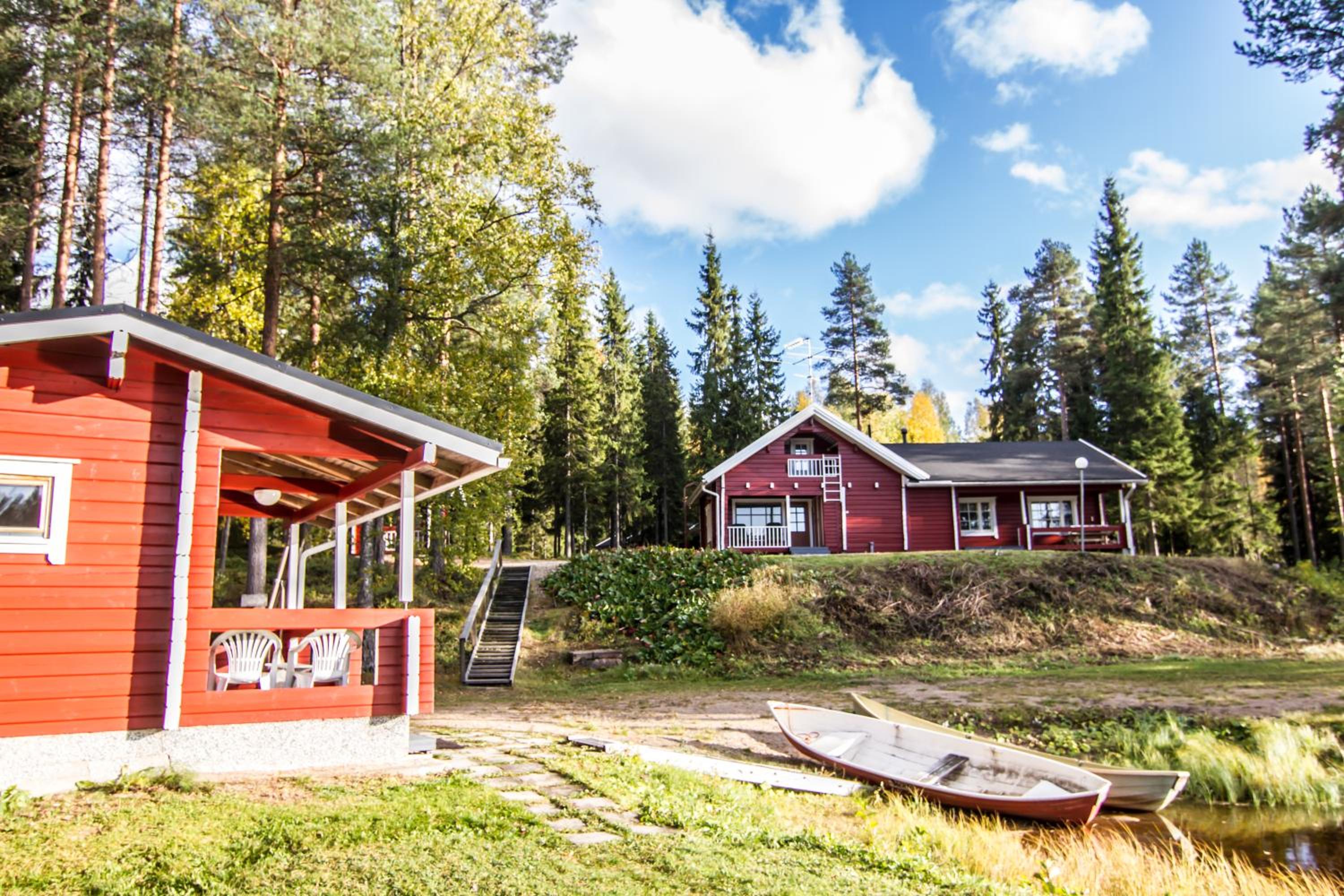 Lomaperkkiö Cottages