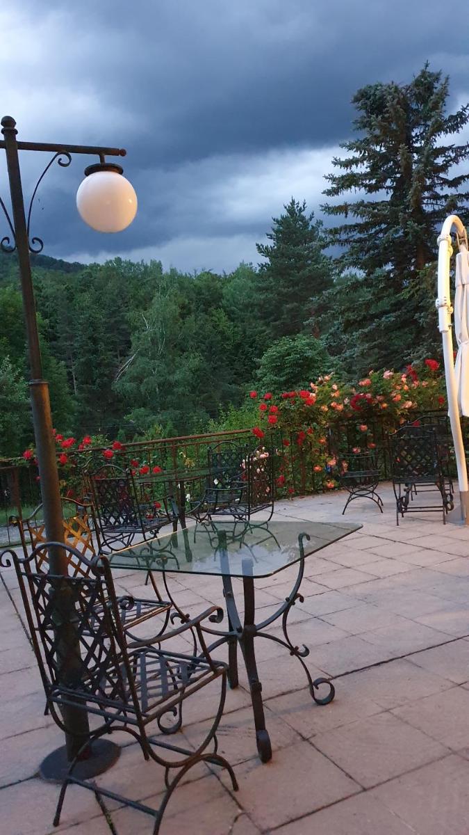 outdoor BBQ area