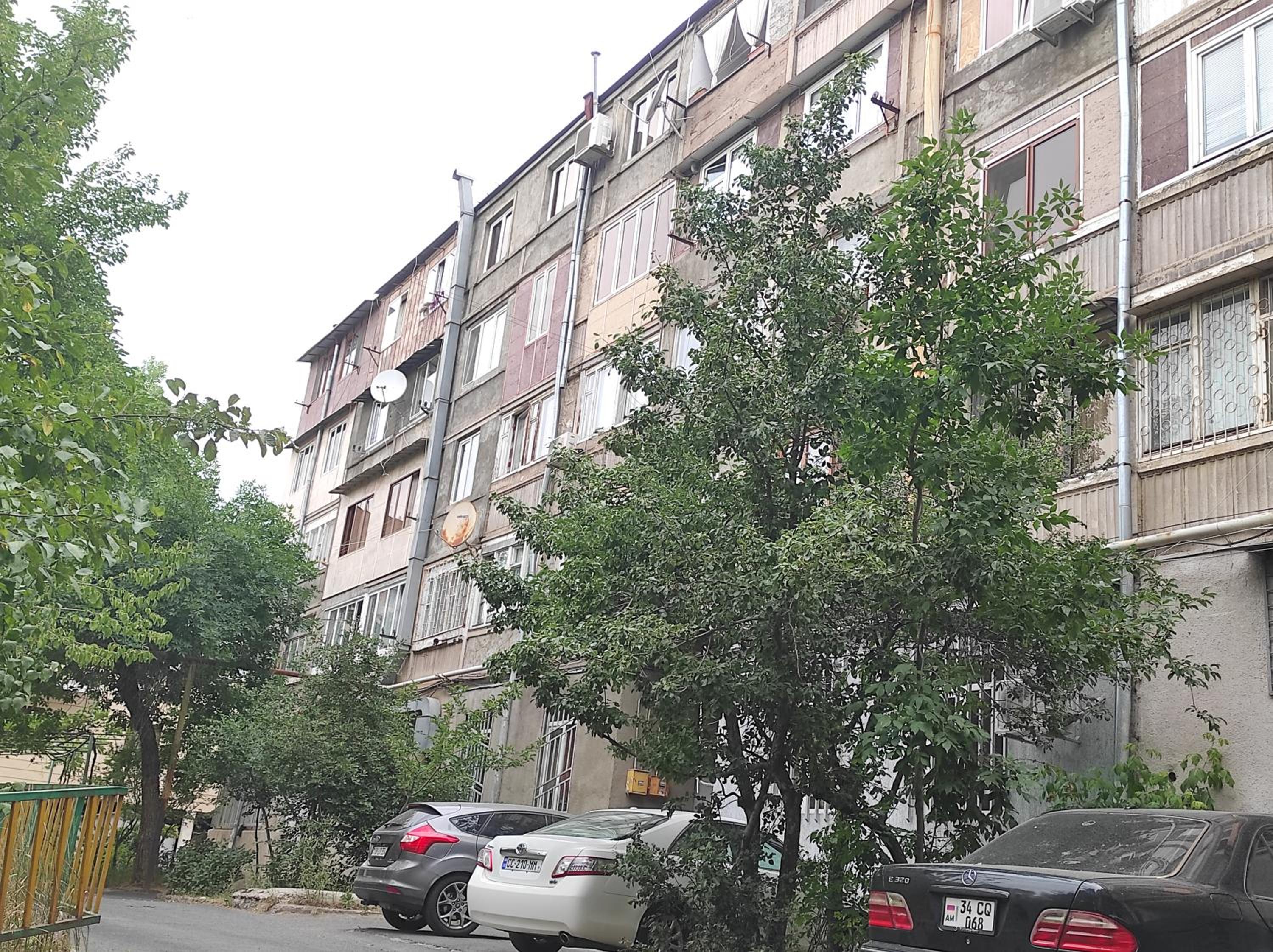 2 bedroom apartment, quiet and spacious