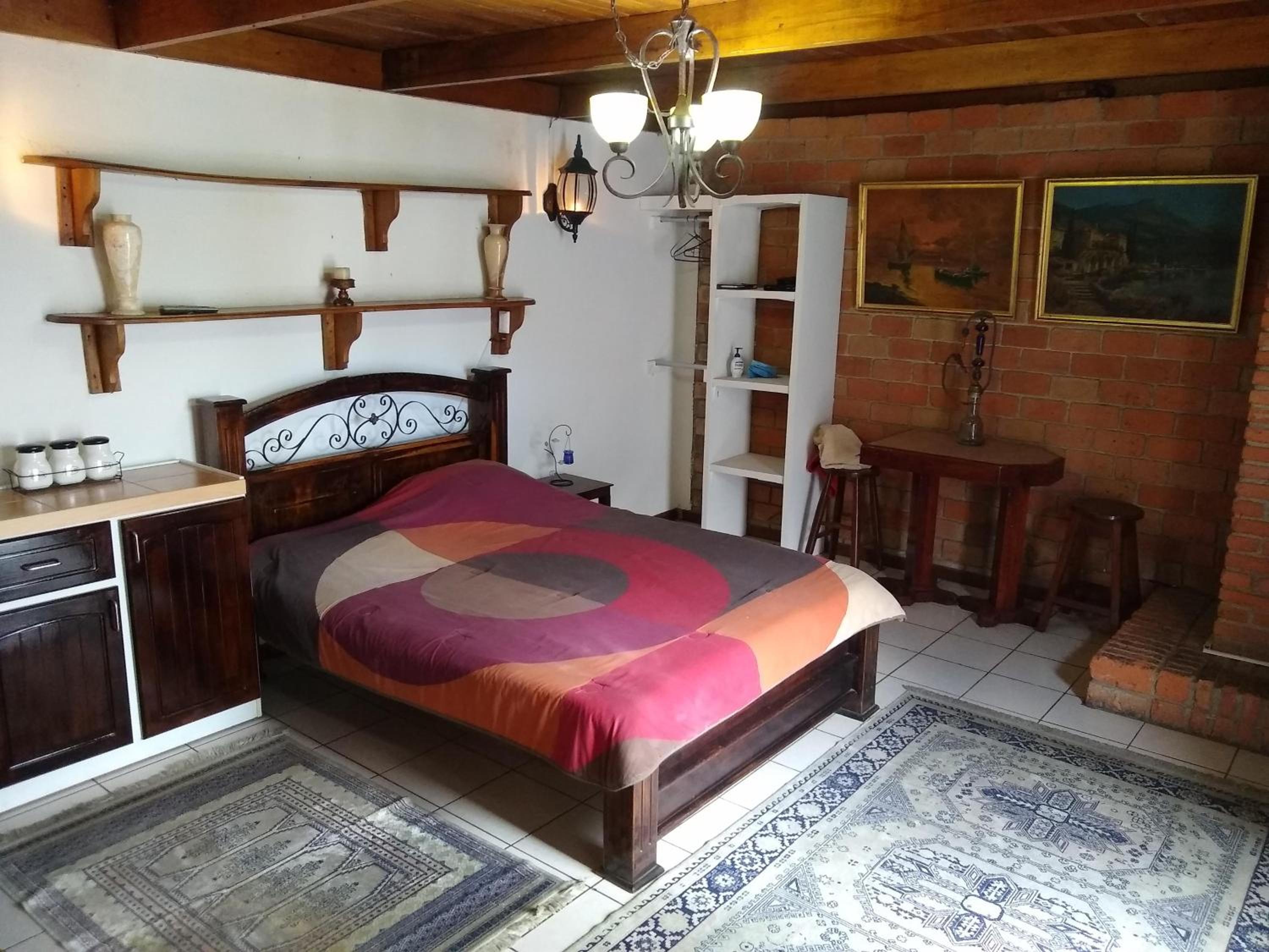 Confortable y privado estudio en zona exclusiva .