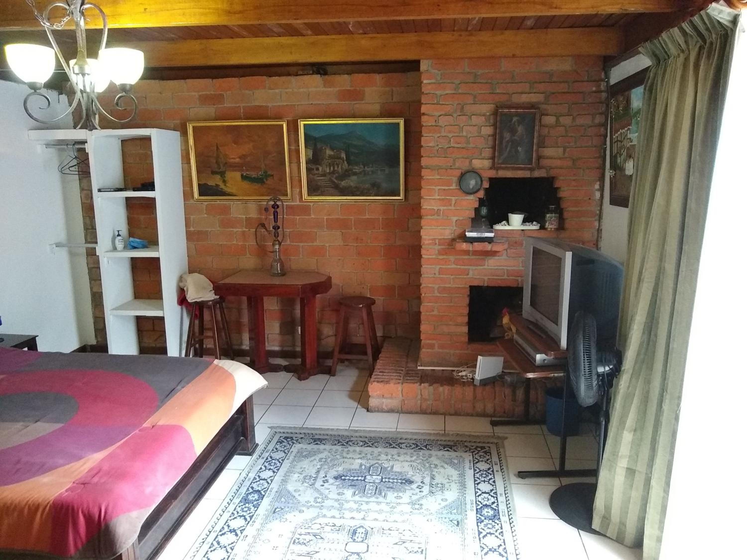 Confortable y privado estudio en zona exclusiva .