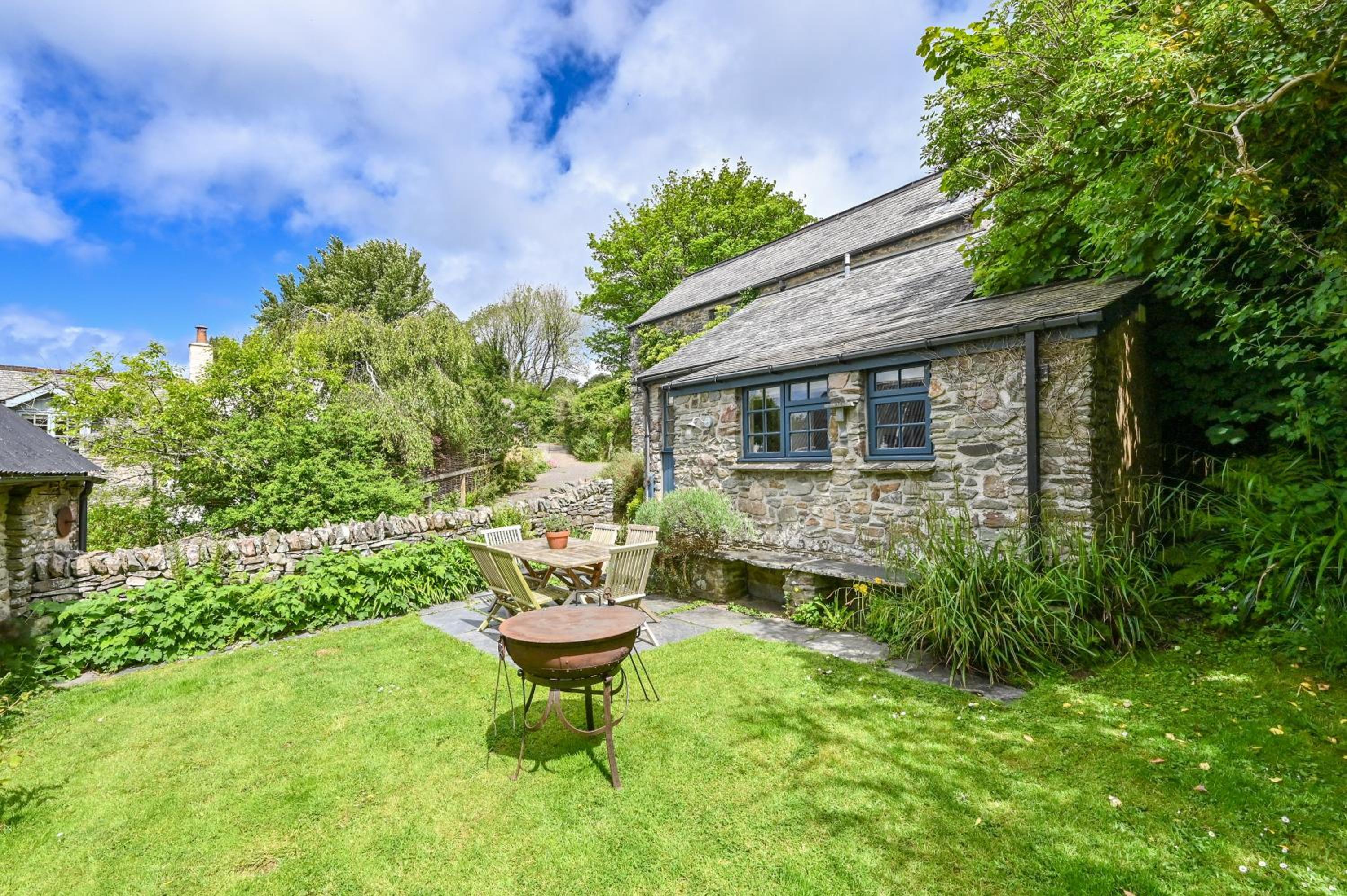 Heale Farm Cottage view 2