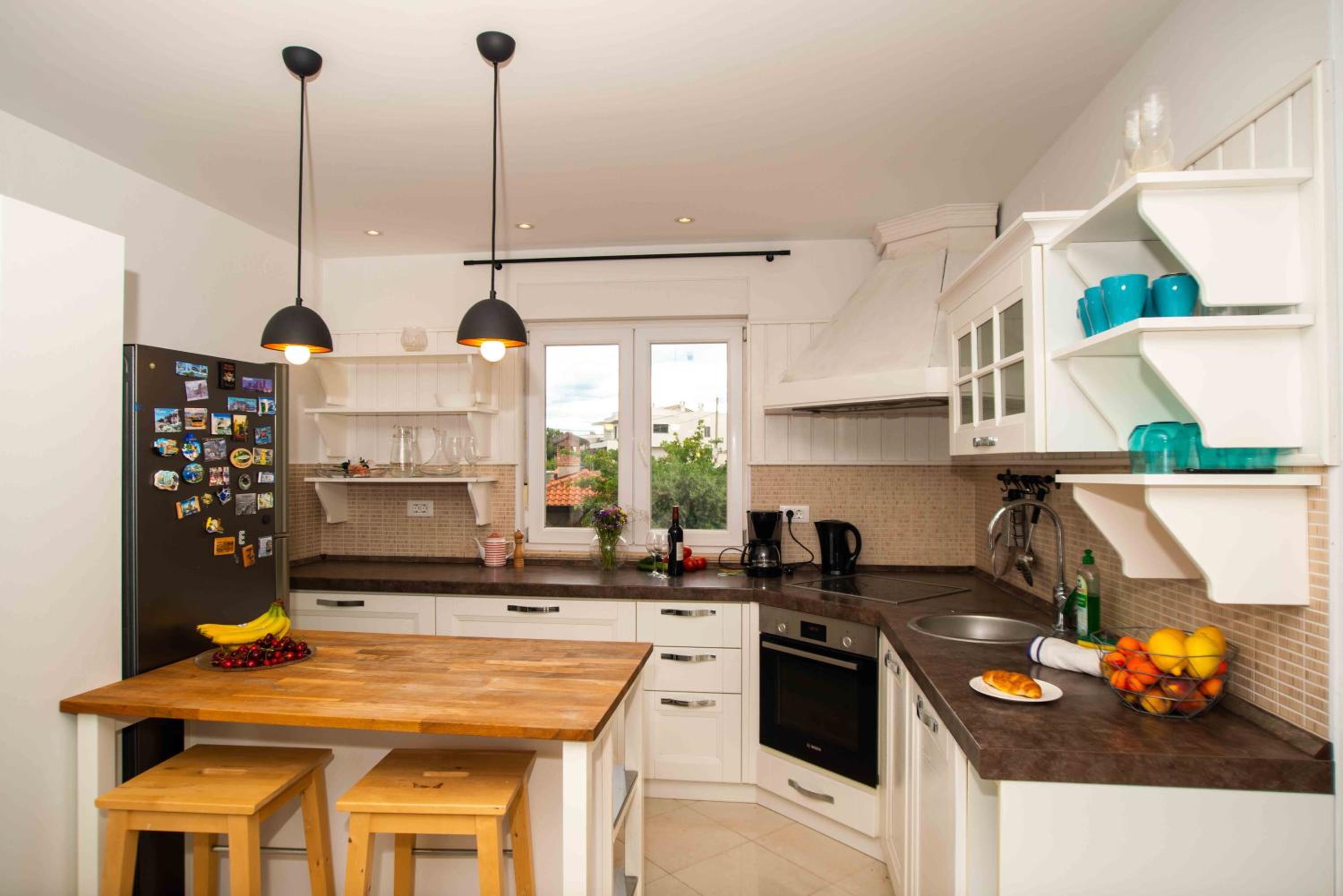 Into The Blue en Kostrena — kitchen