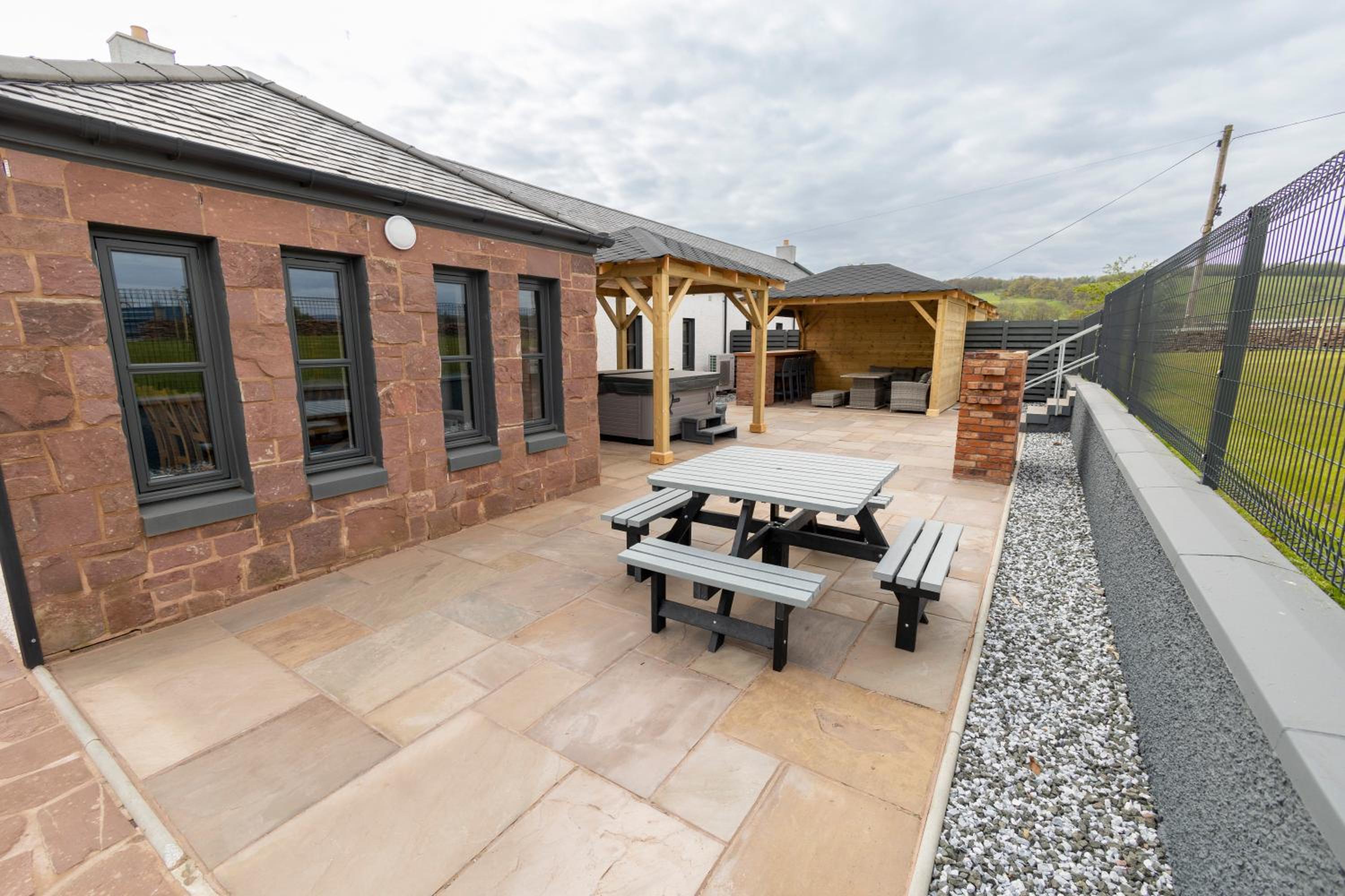 Westertonhill Holiday Lodges - Private Hot Tub Hire Available