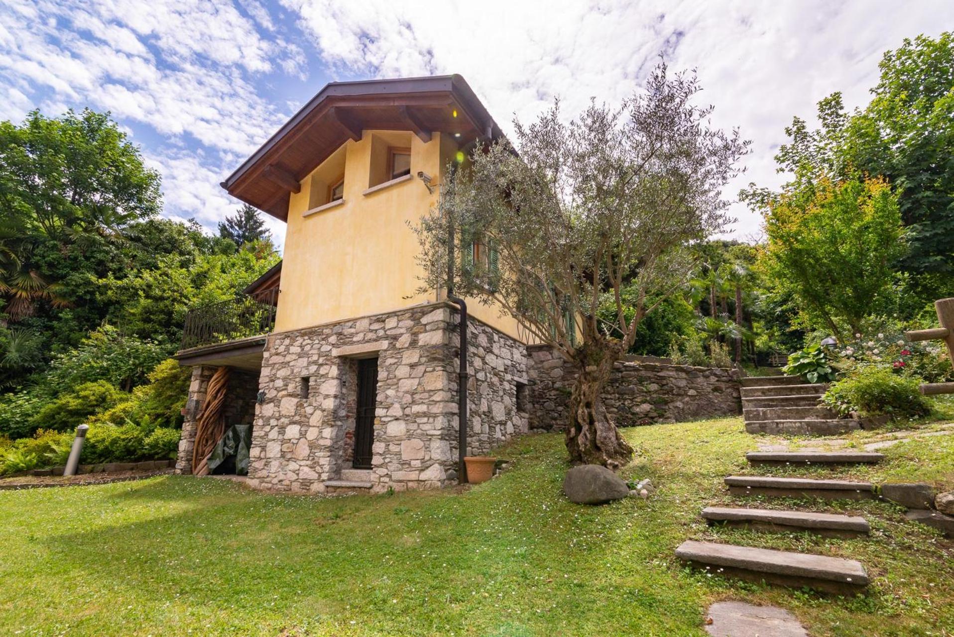 The Dependance of the Villa Isabella Stresa by the little river with private dedicated parking photo 3