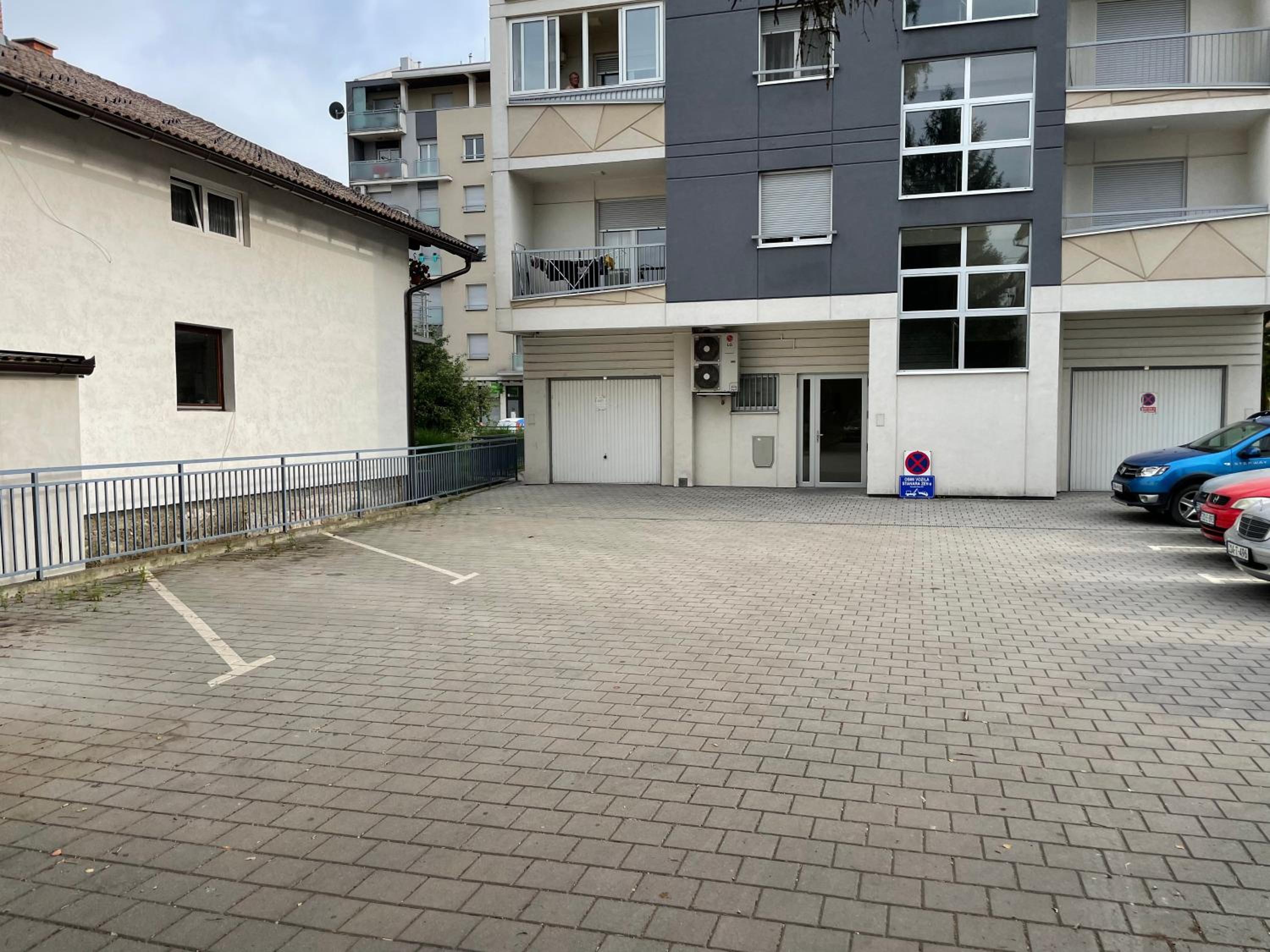 Photo 33