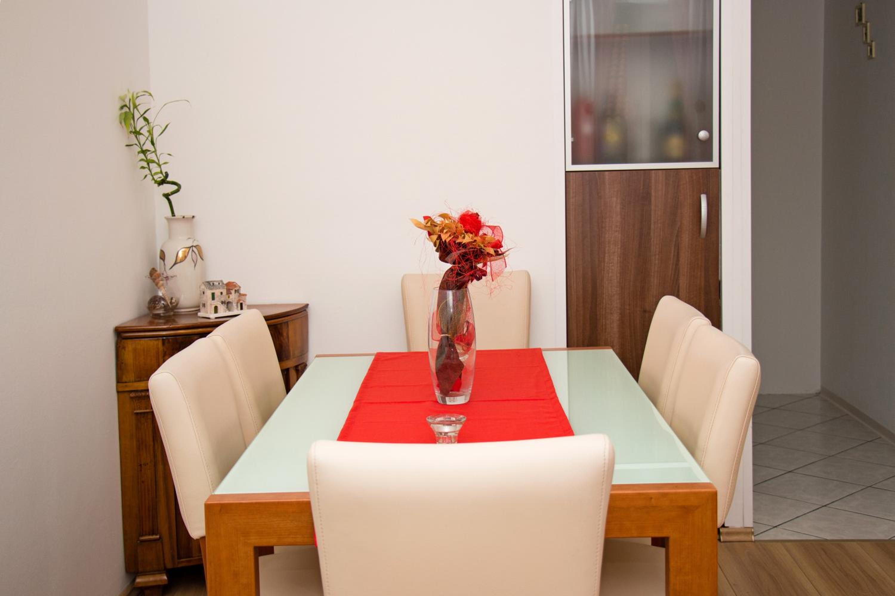 Apartment Leatoni