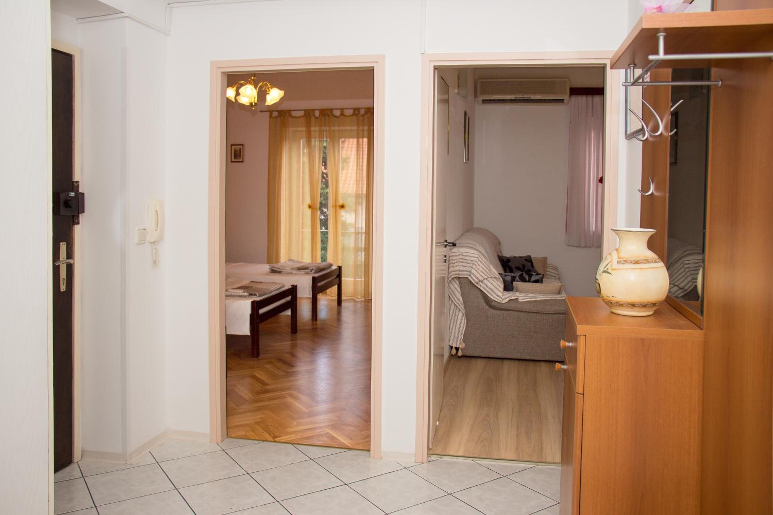 Apartment Leatoni