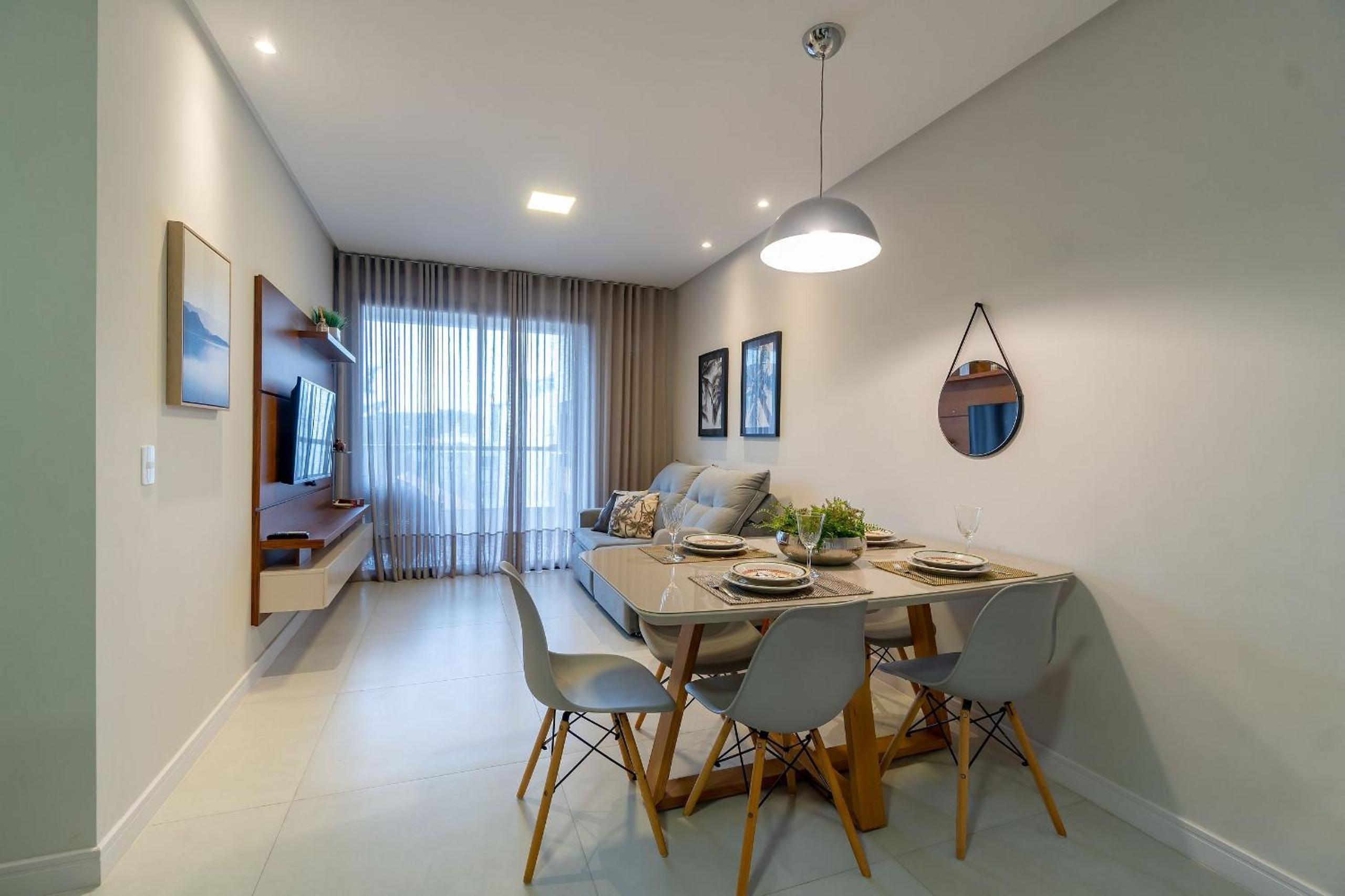 Elegante Apartamento no Centro de Bombinhas, 200m da Praia