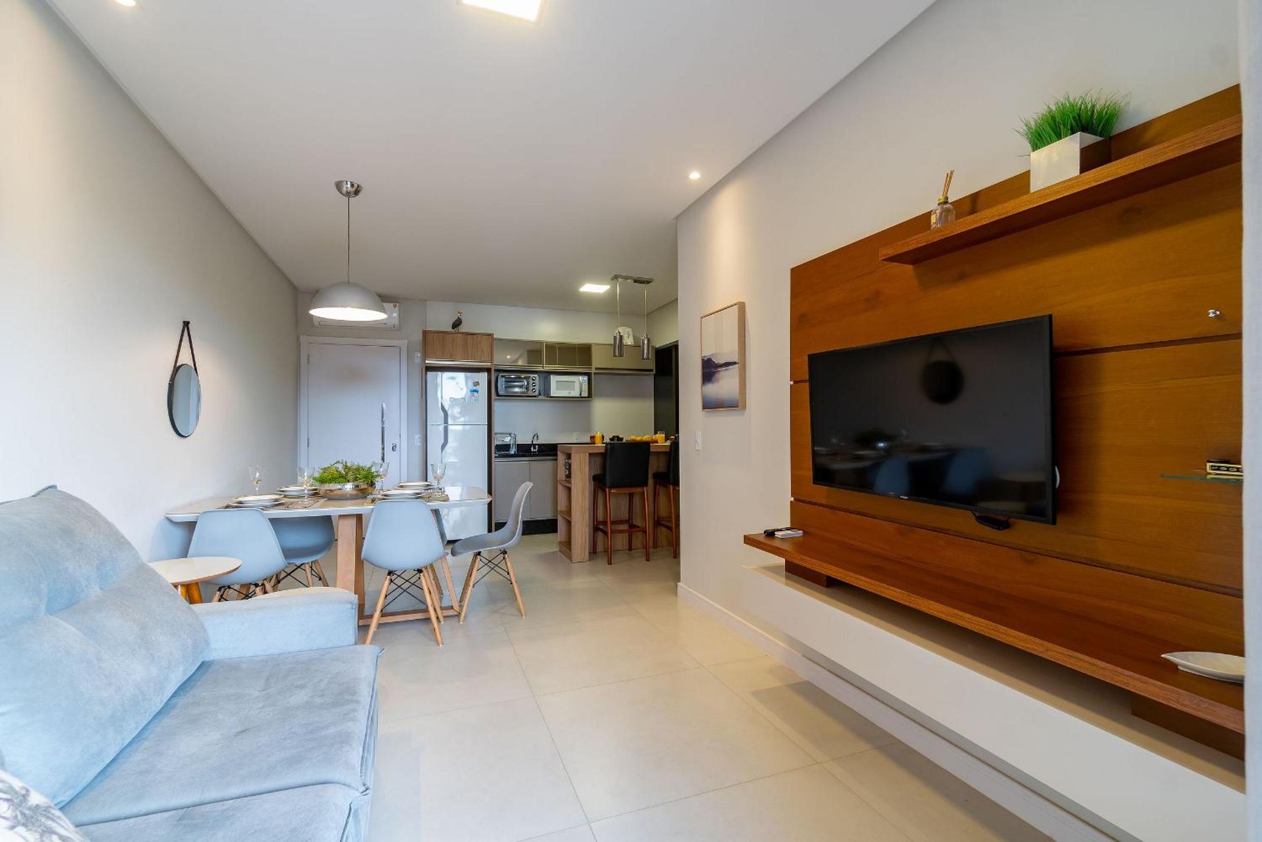 Elegante Apartamento no Centro de Bombinhas, 200m da Praia